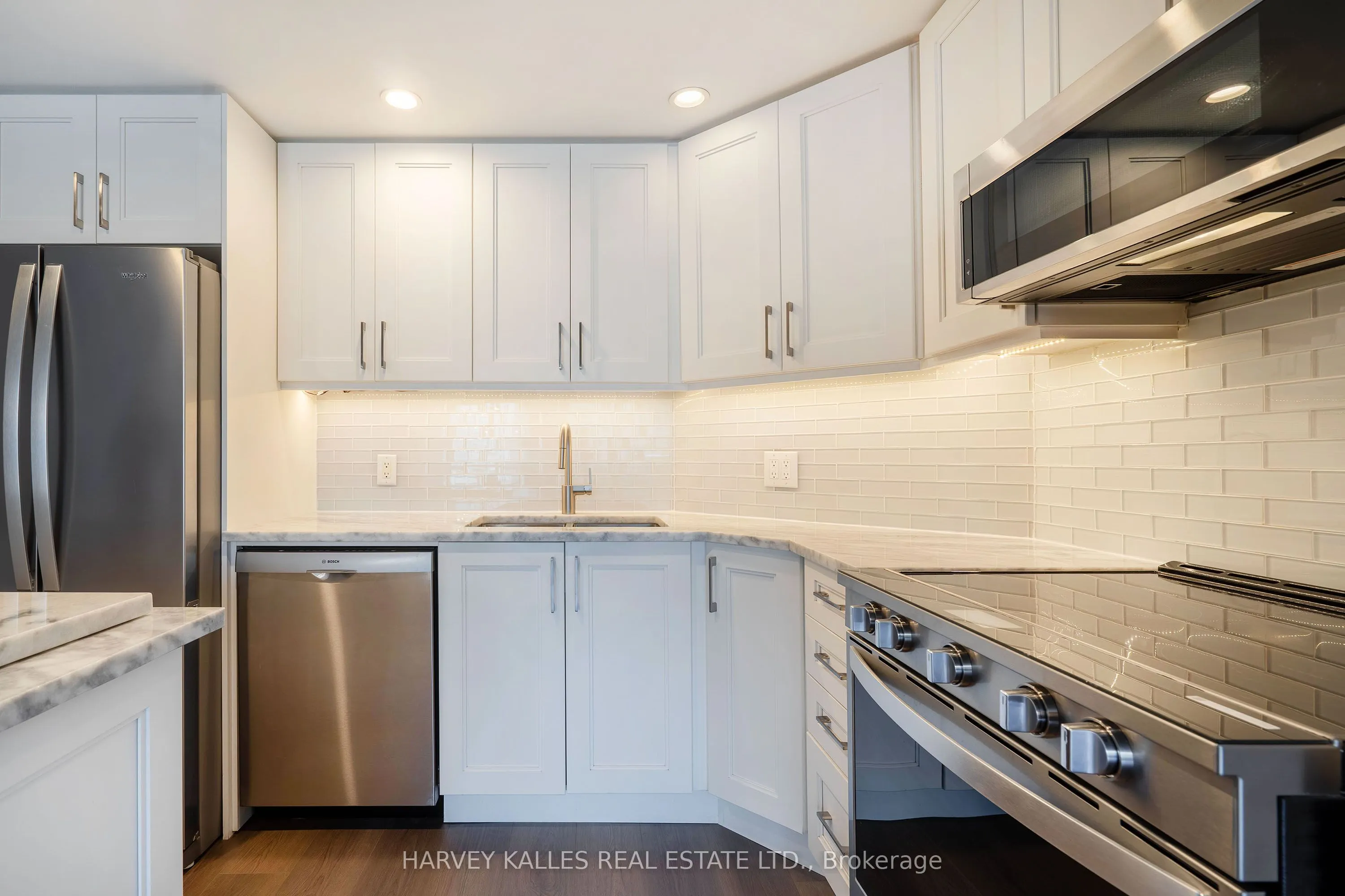 218 Queens Quay, #502