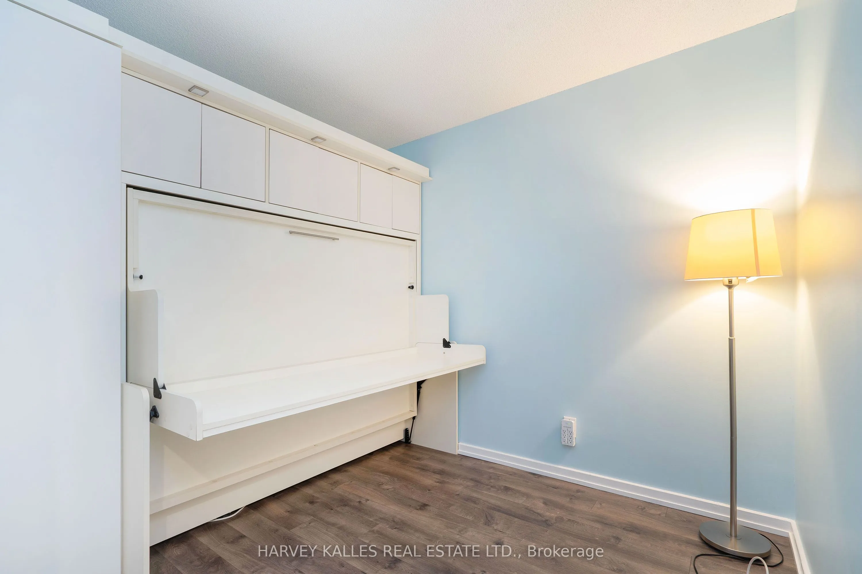 218 Queens Quay, #502