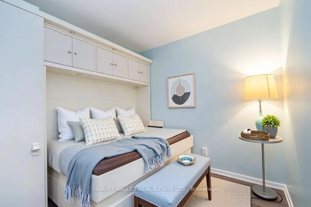 218 Queens Quay, #502