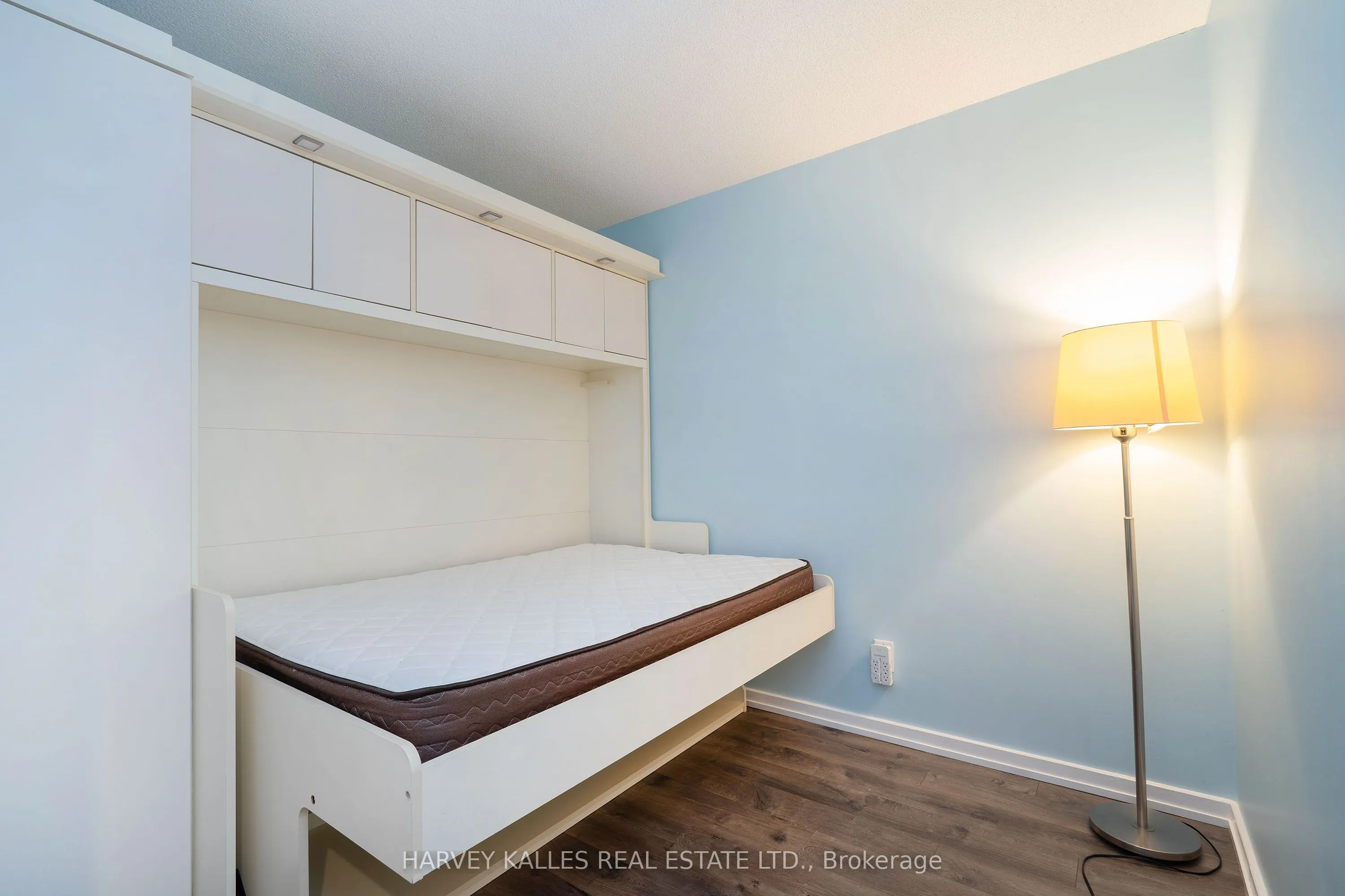 218 Queens Quay, #502