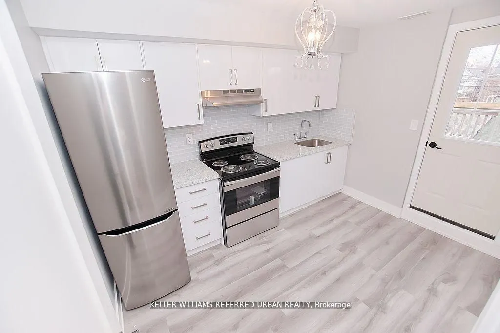 911 Dovercourt Road, #Upper