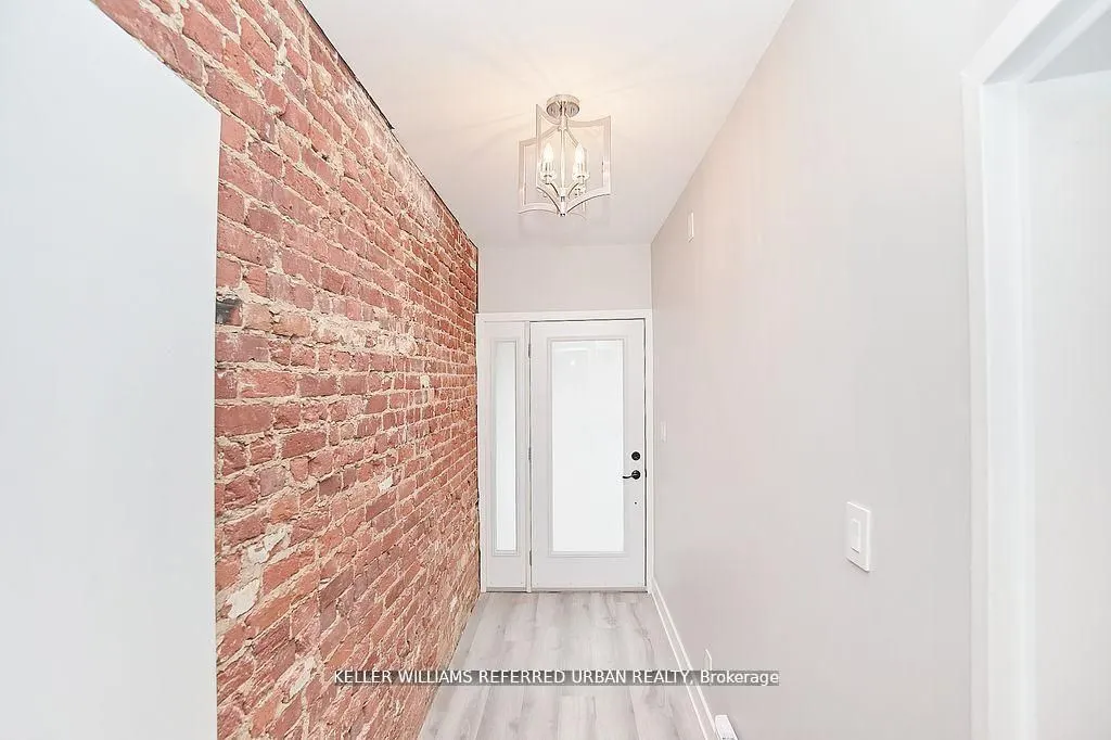 911 Dovercourt Road, #Upper