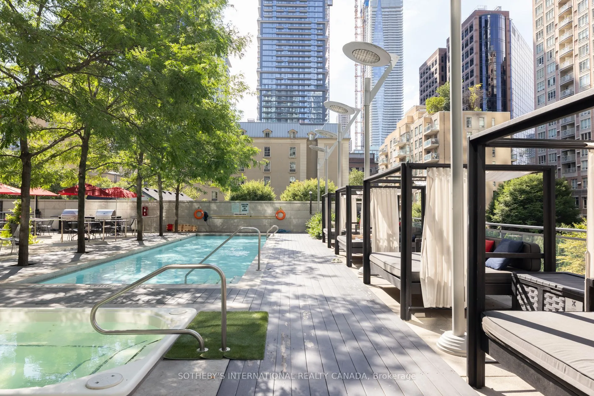 110 Charles Street E, #4207