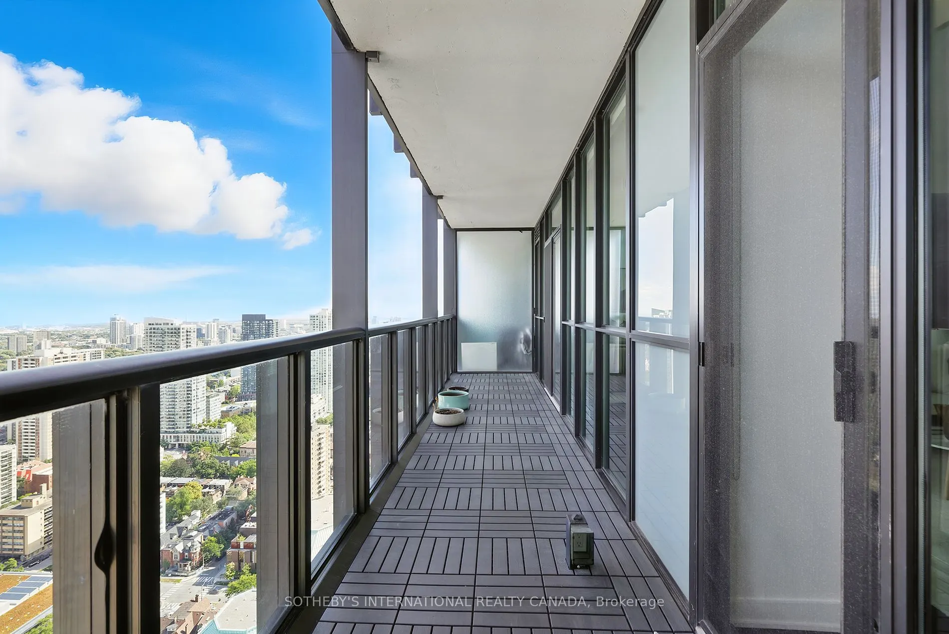 110 Charles Street E, #4207