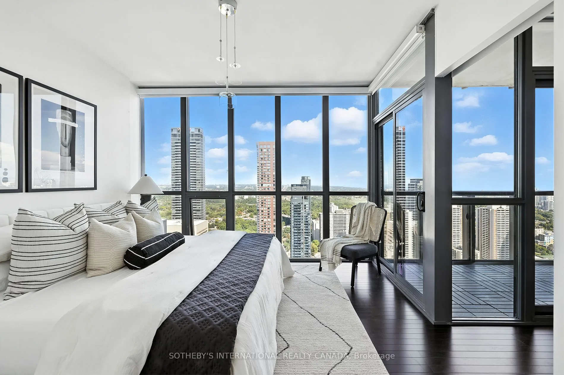 110 Charles Street E, #4207