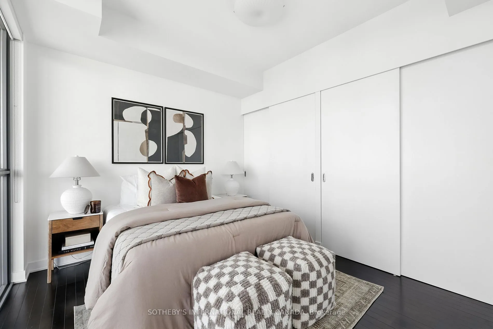 110 Charles Street E, #4207