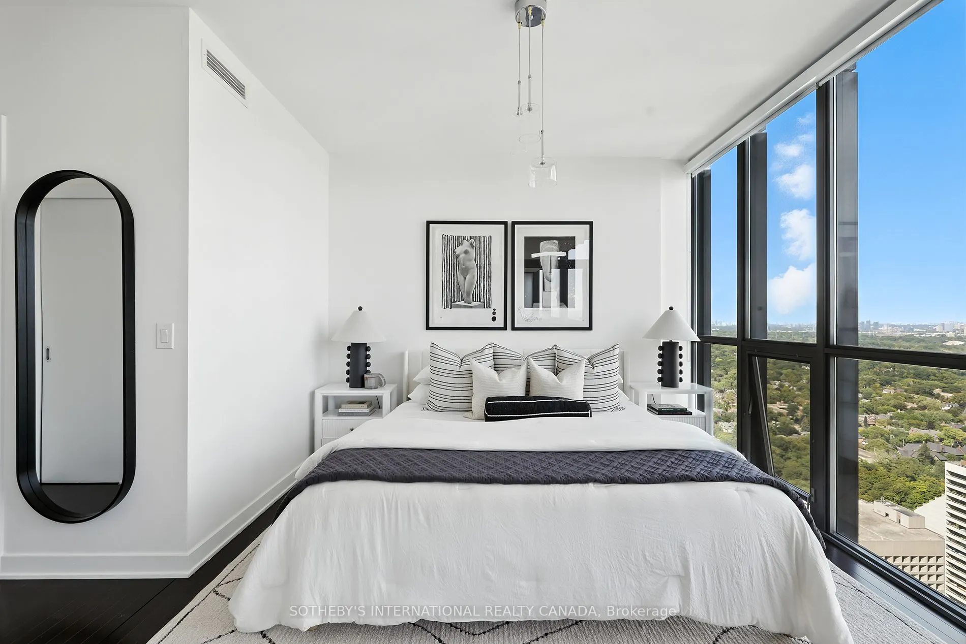 110 Charles Street E, #4207