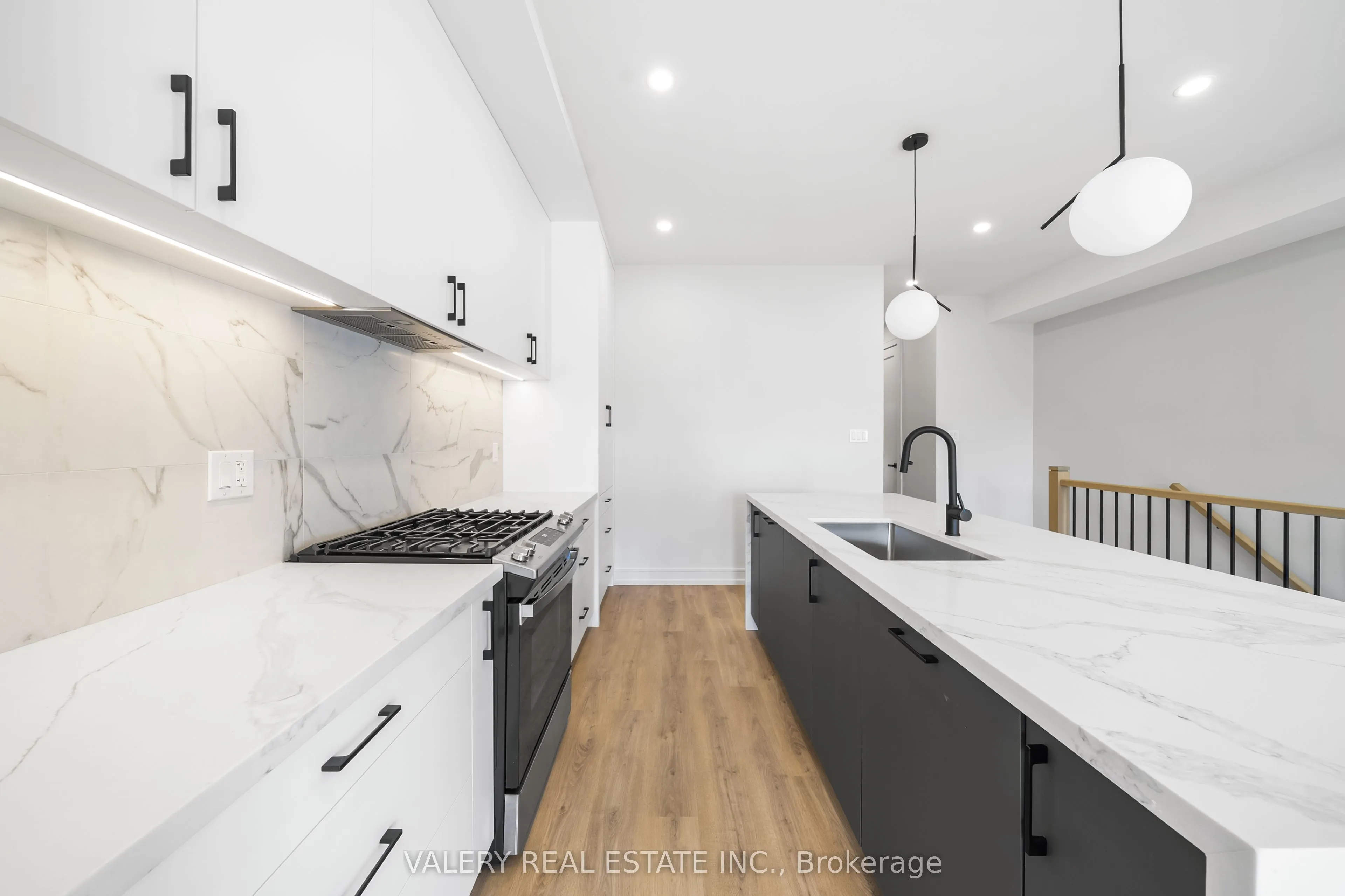 158 Dovercourt Road, #3