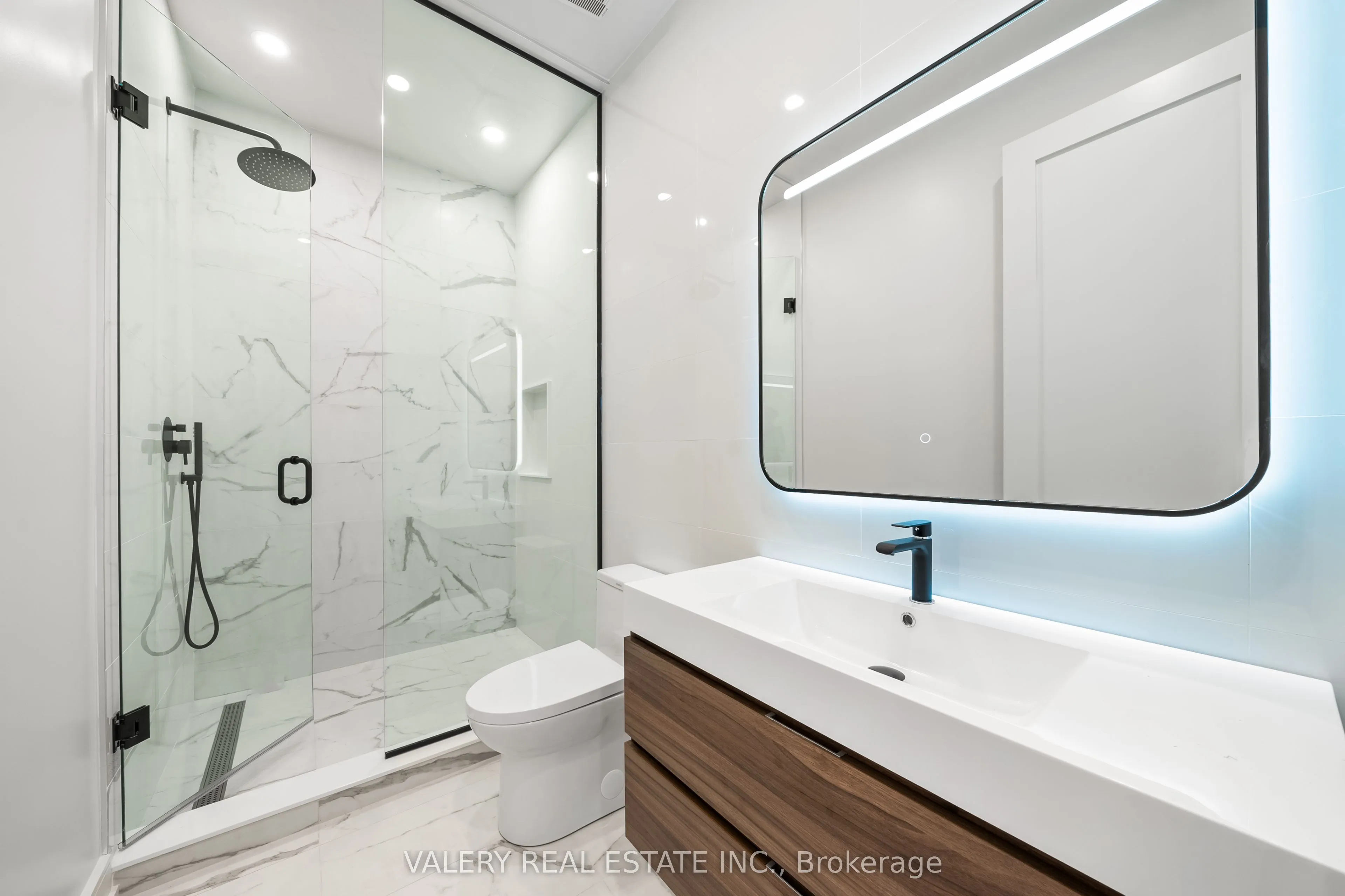 158 Dovercourt Road, #3