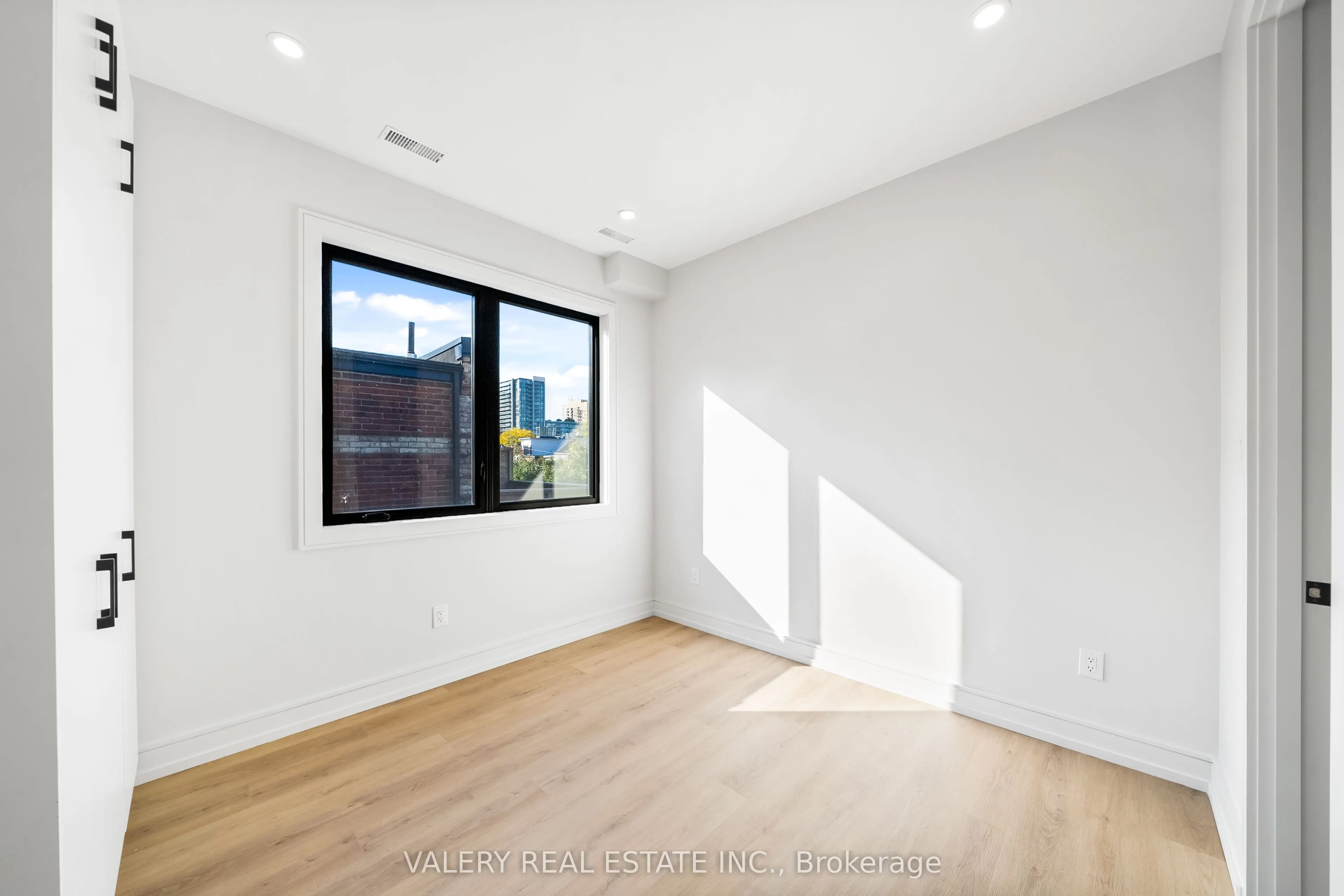 158 Dovercourt Road, #3