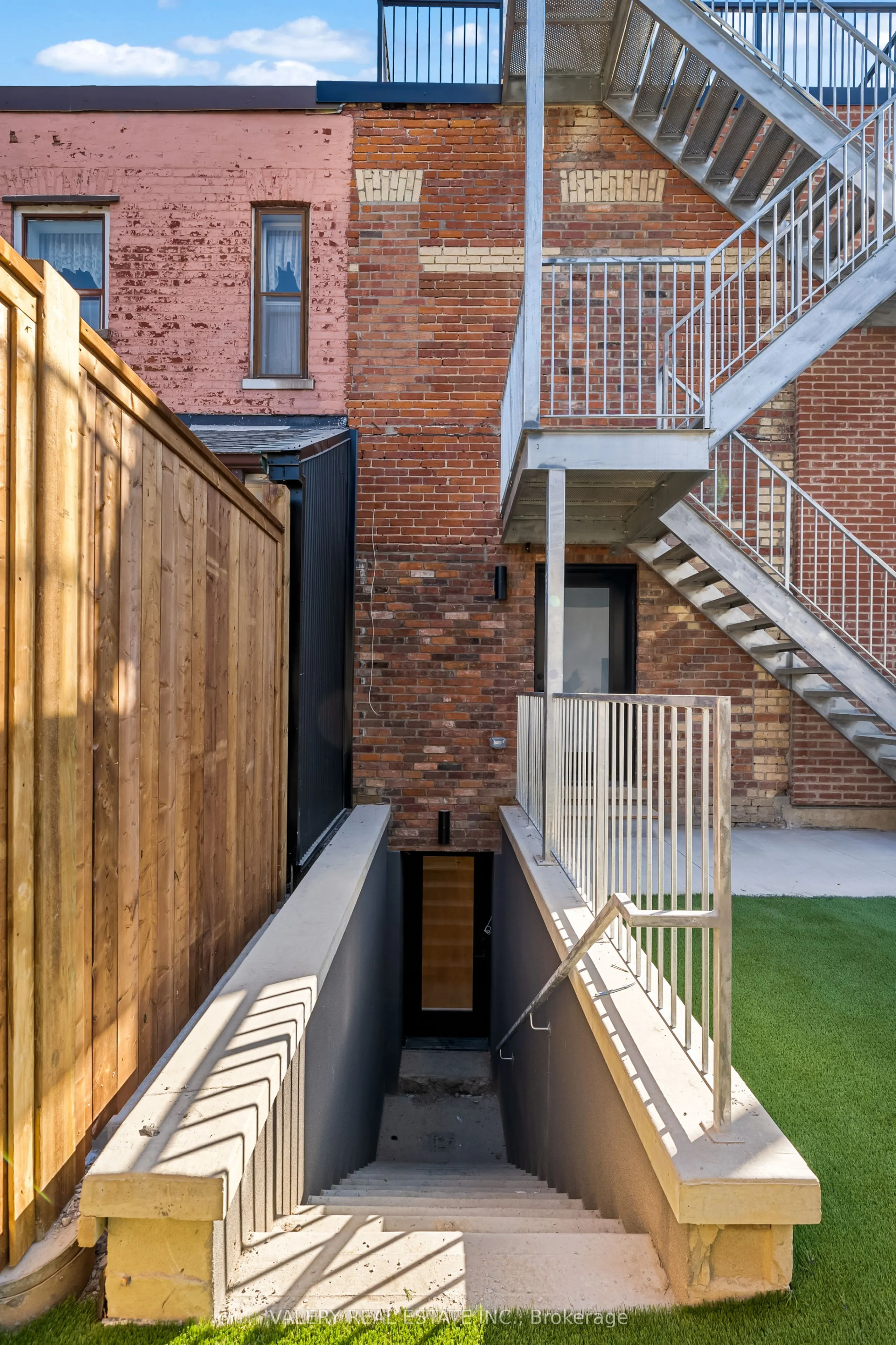 158 Dovercourt Road, #3