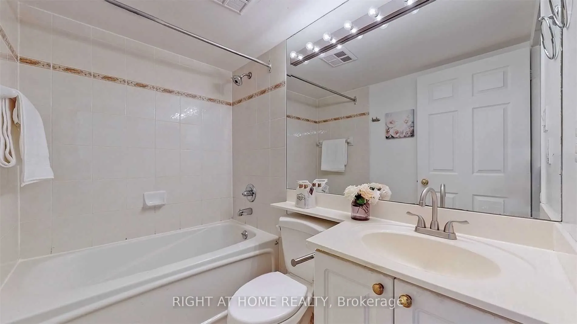 887 Bay Street, #305