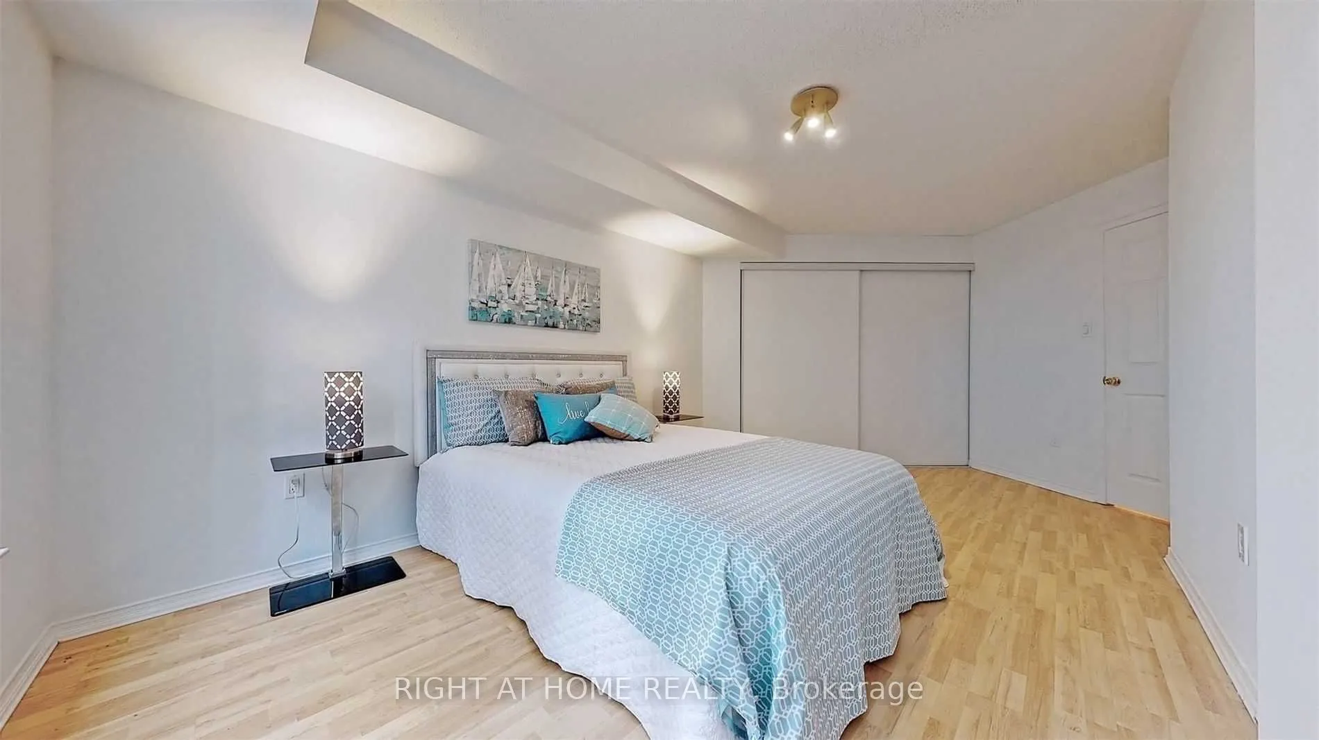 887 Bay Street, #305