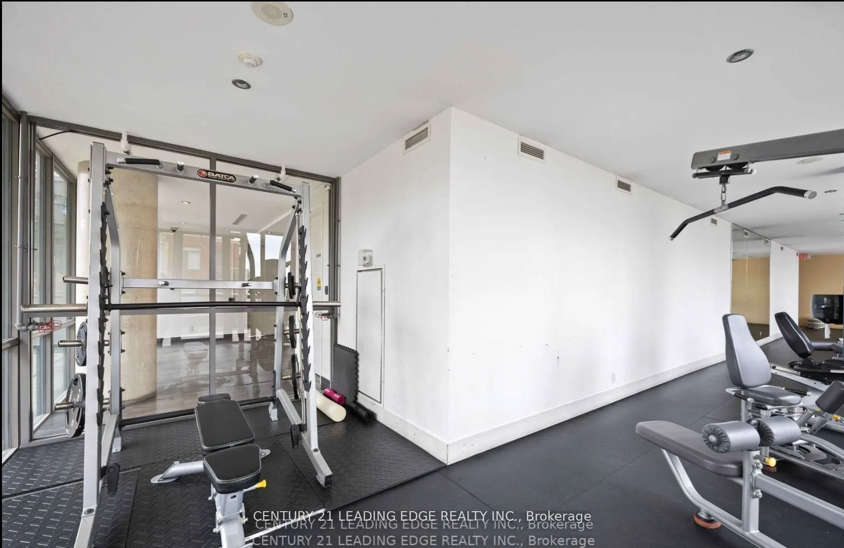 33 Mill Street, #807
