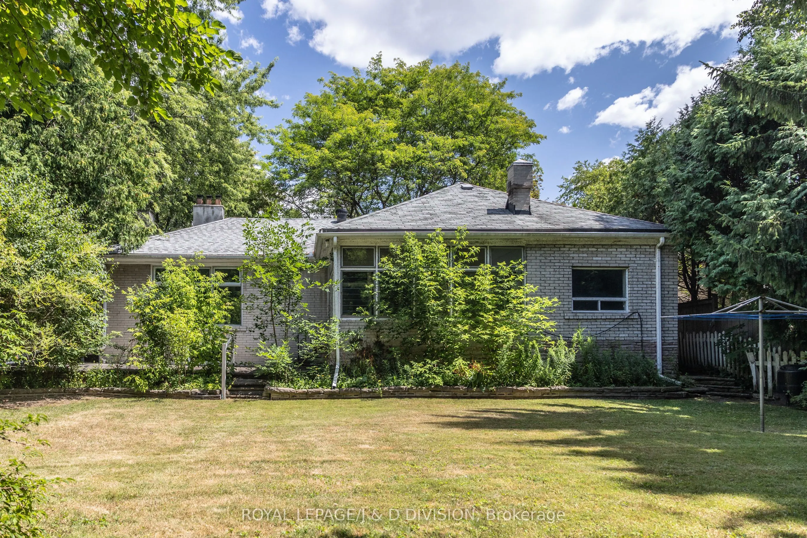 10 Campbell Crescent