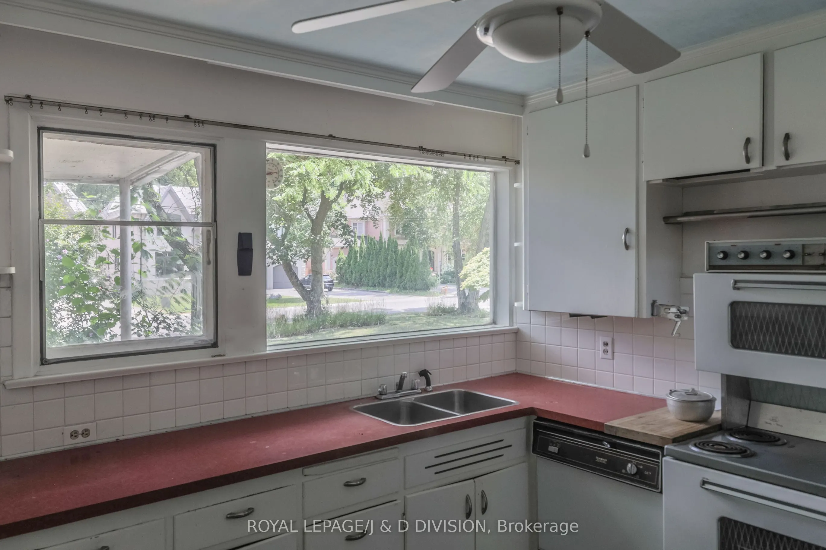 10 Campbell Crescent
