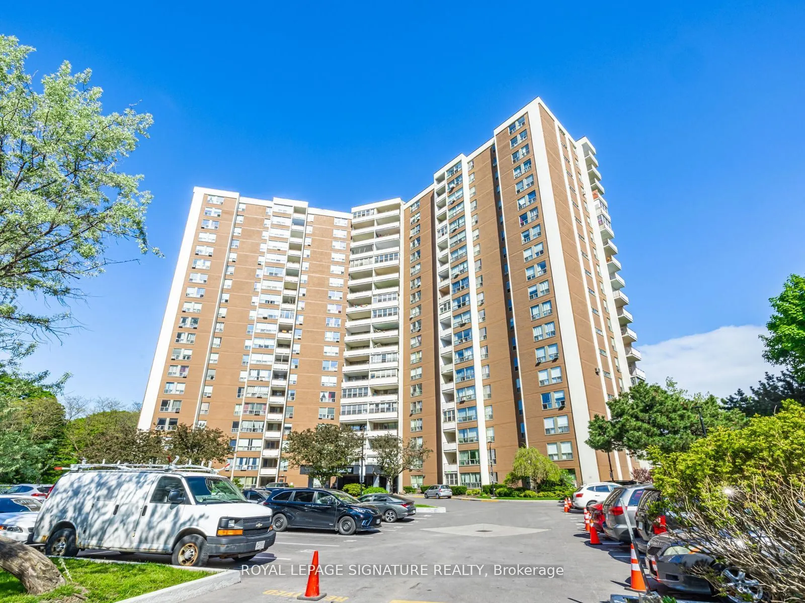 60 Pavane Linkway, #1914
