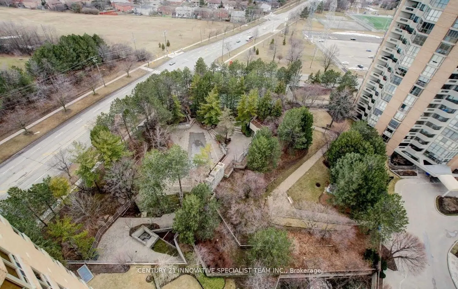 89 Skymark Drive, #2010