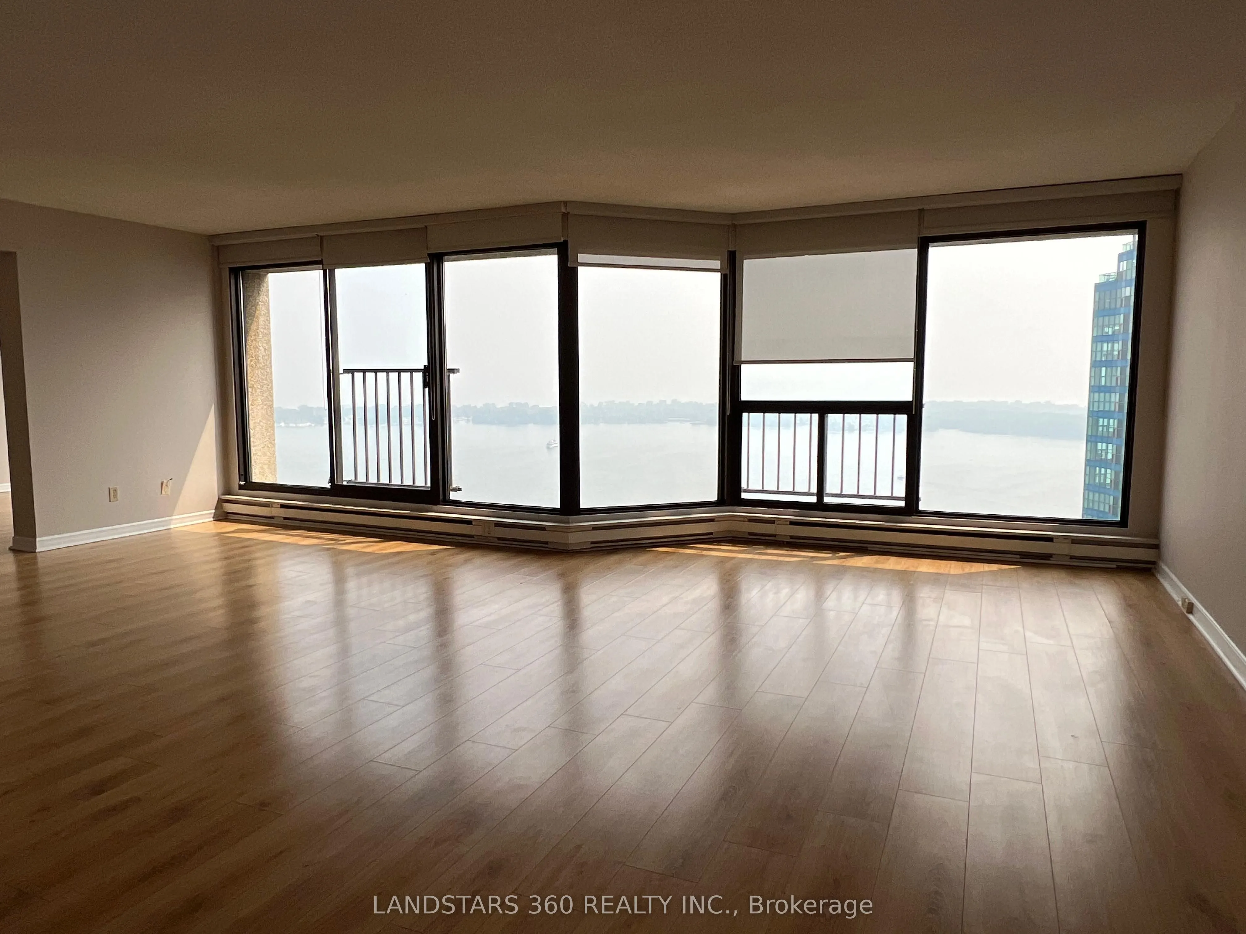 55 Harbour Square, #3311