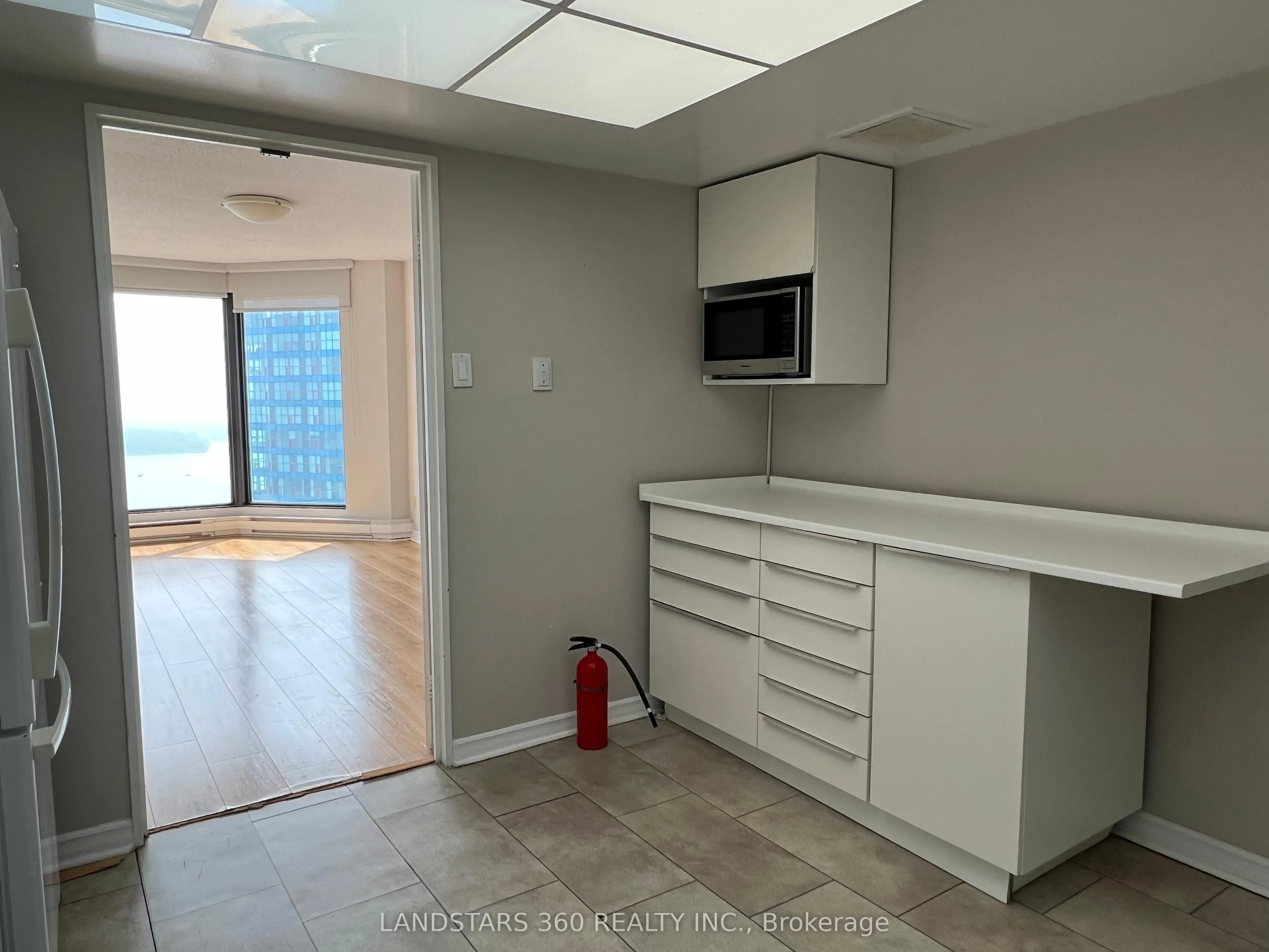 55 Harbour Square, #3311