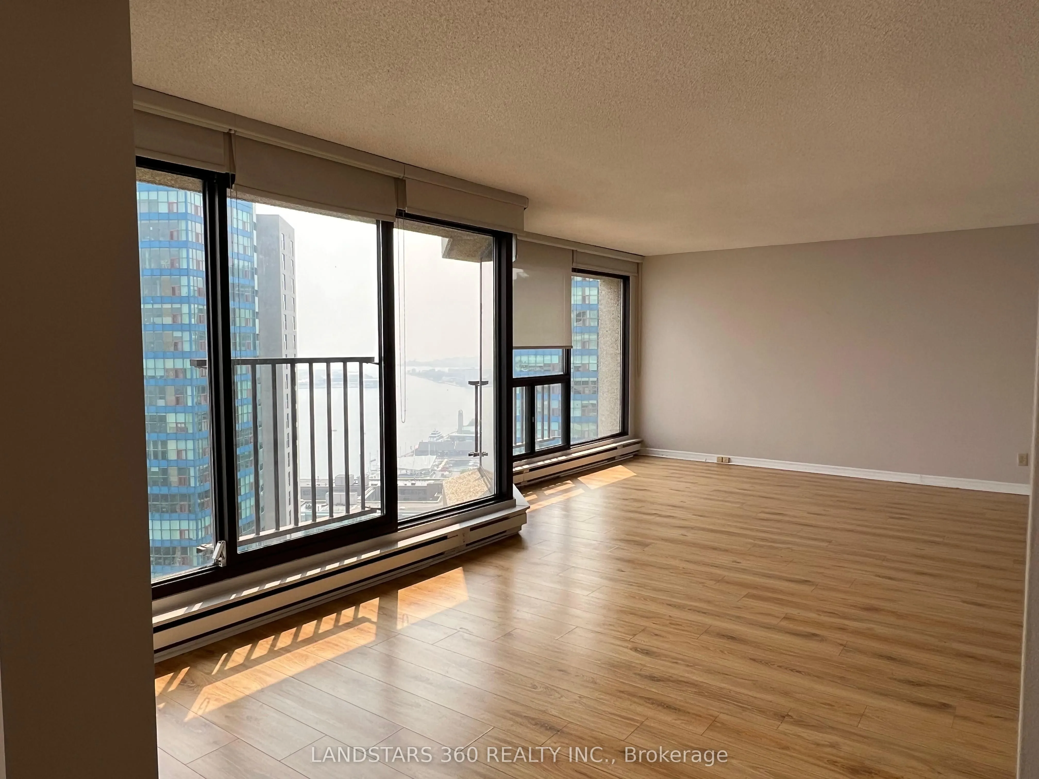 55 Harbour Square, #3311