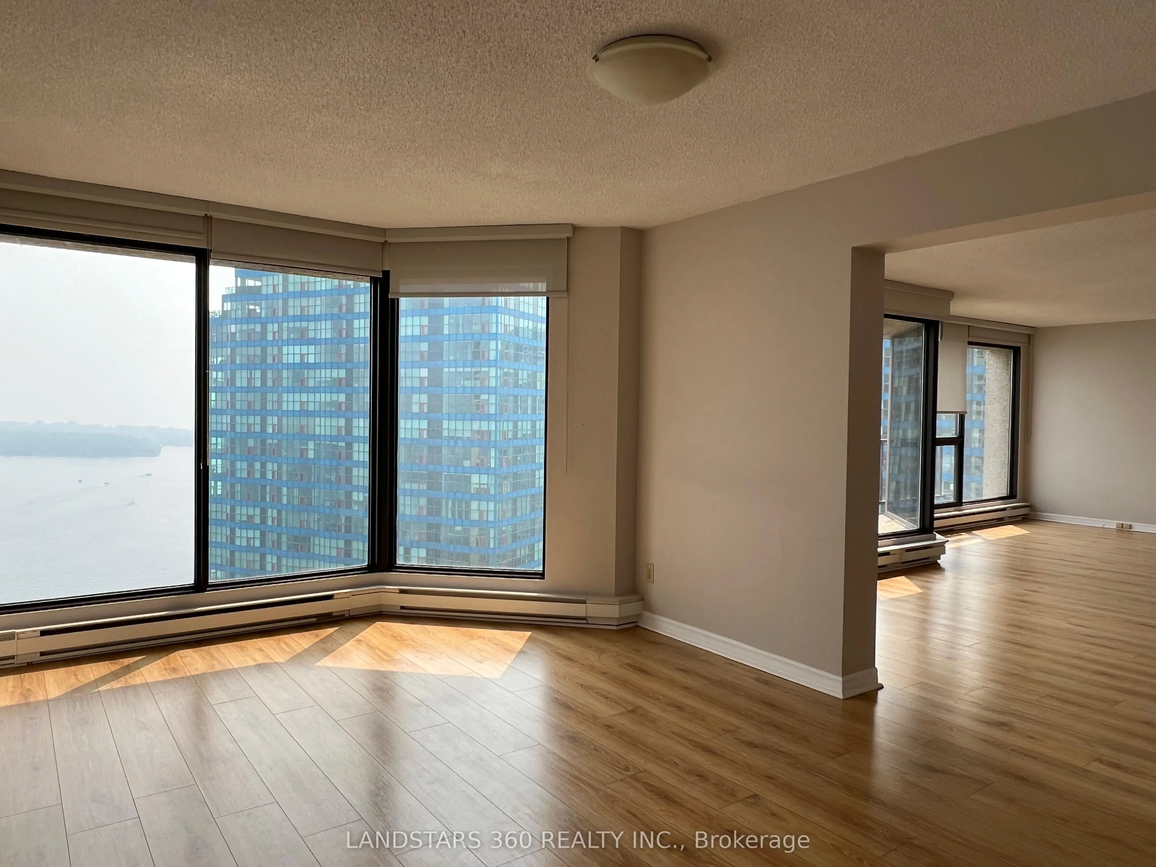 55 Harbour Square, #3311