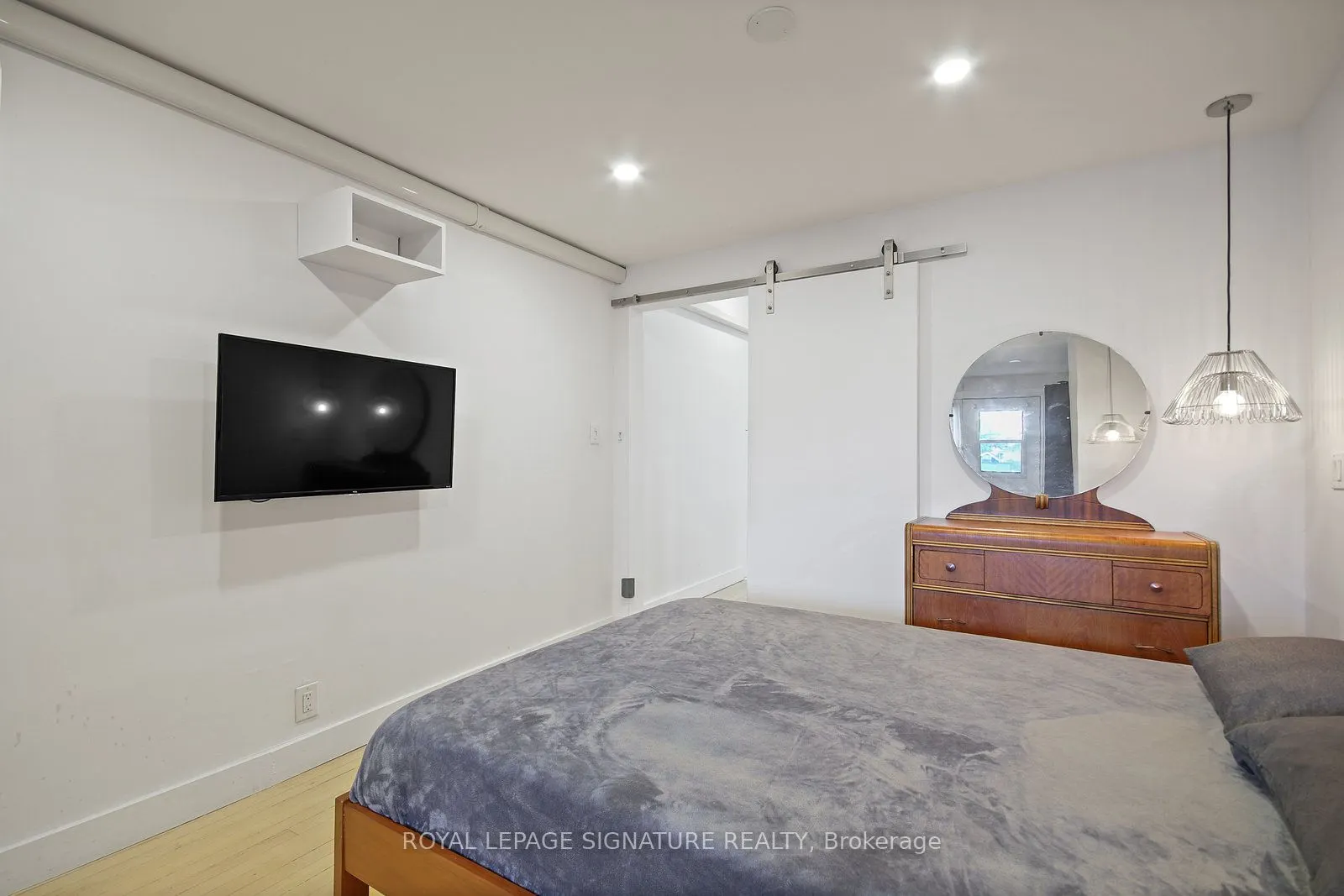 1048 Queen Street W, #Upper