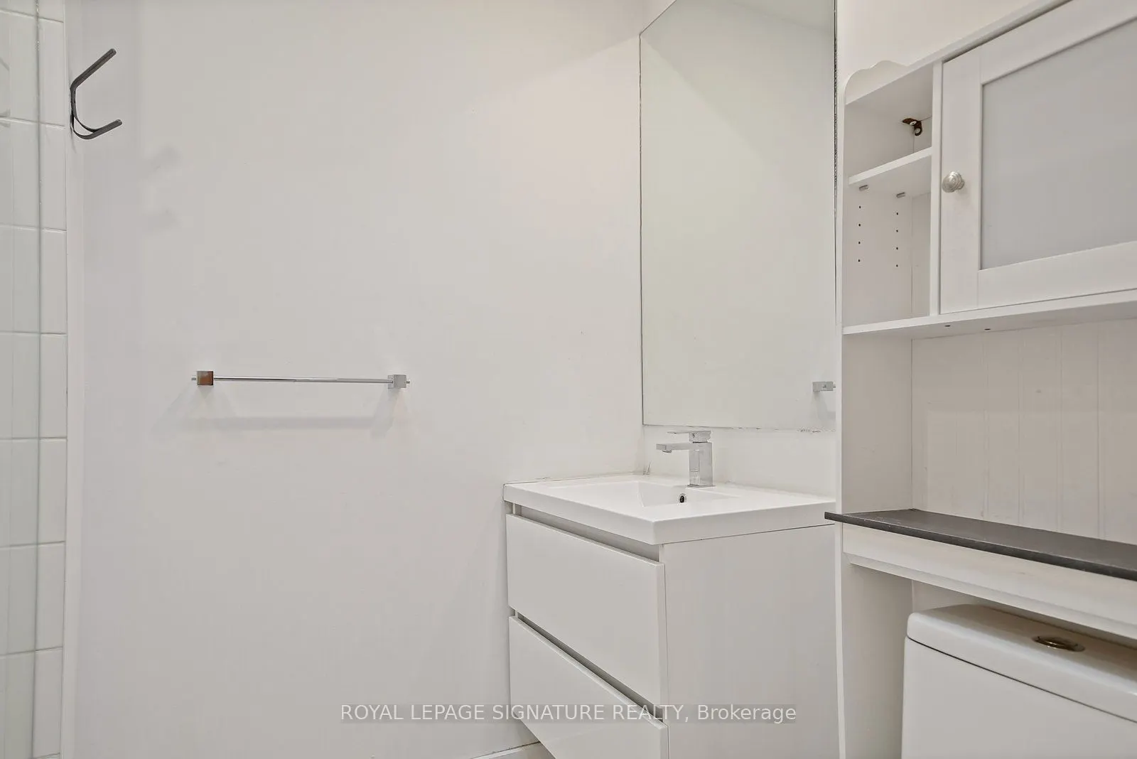 1048 Queen Street W, #Upper