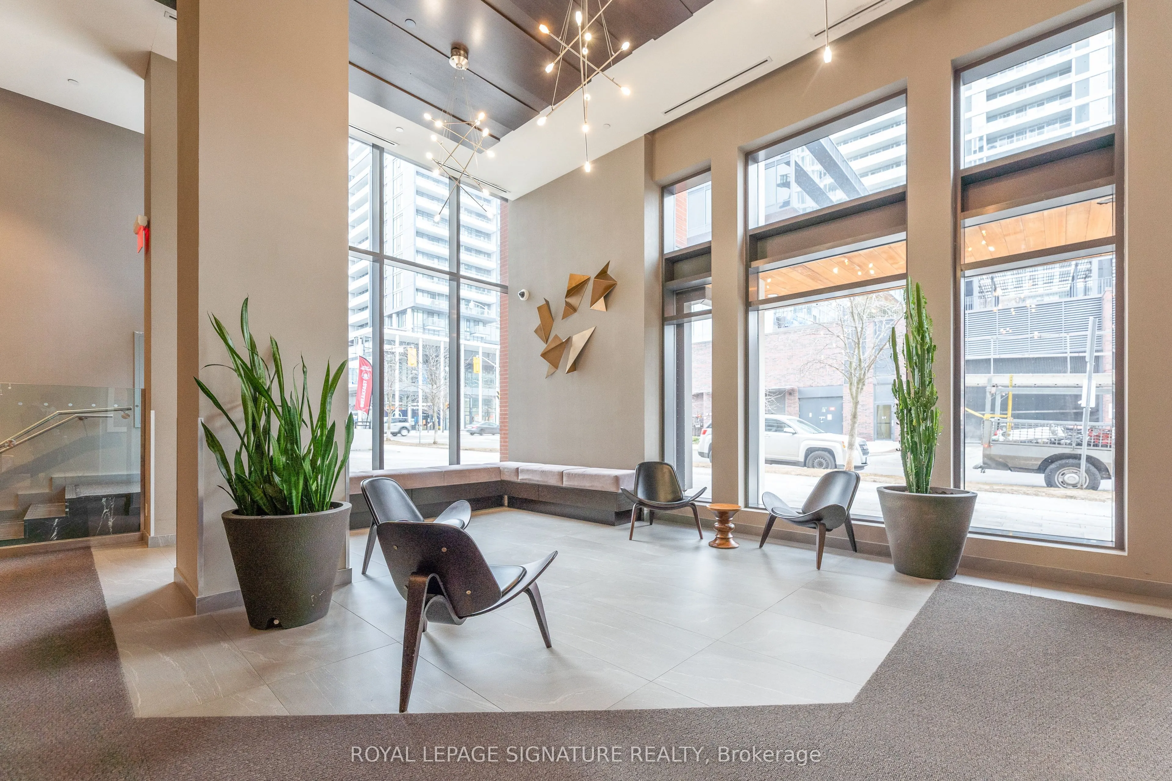 170 Sumach Street, #902