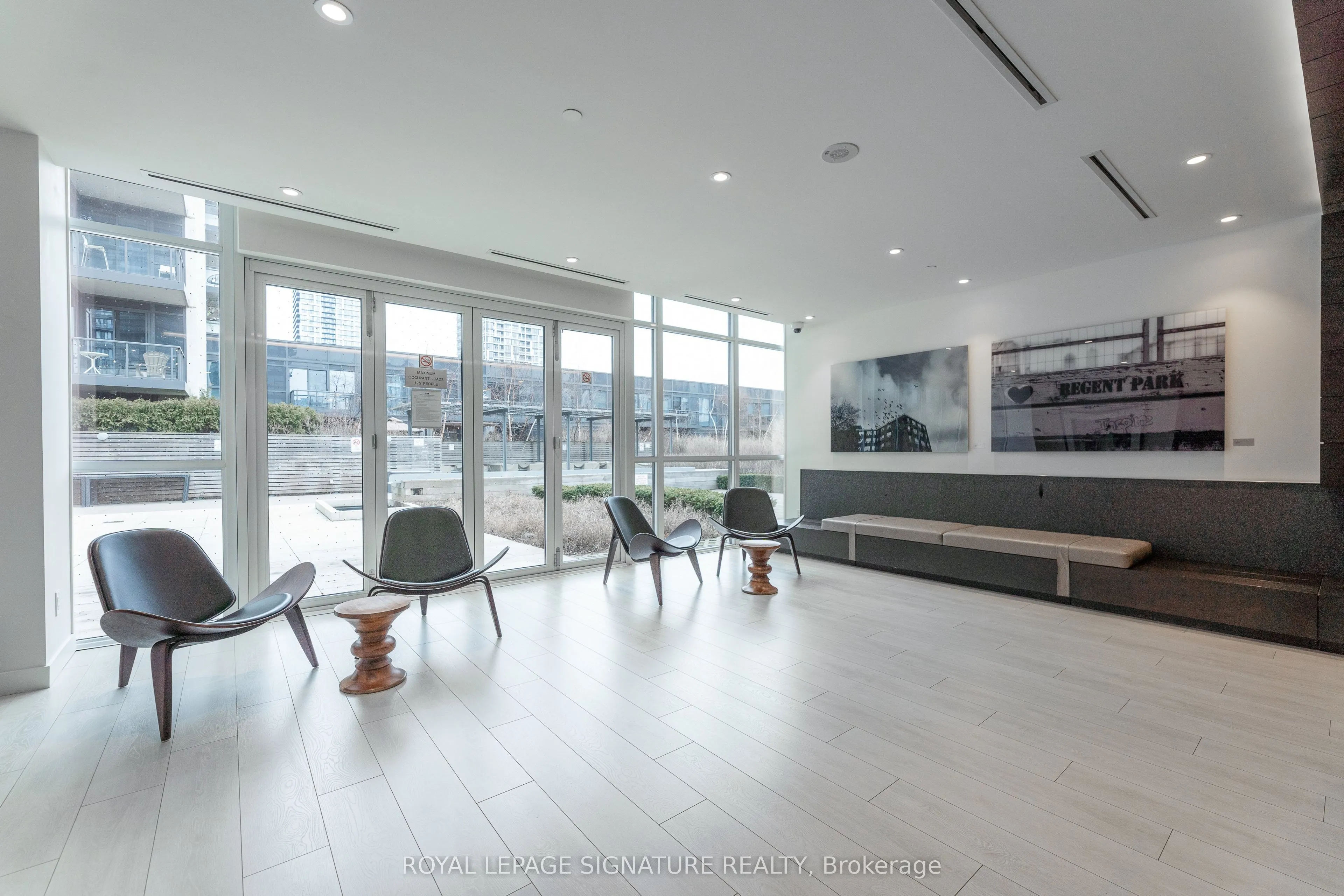 170 Sumach Street, #902