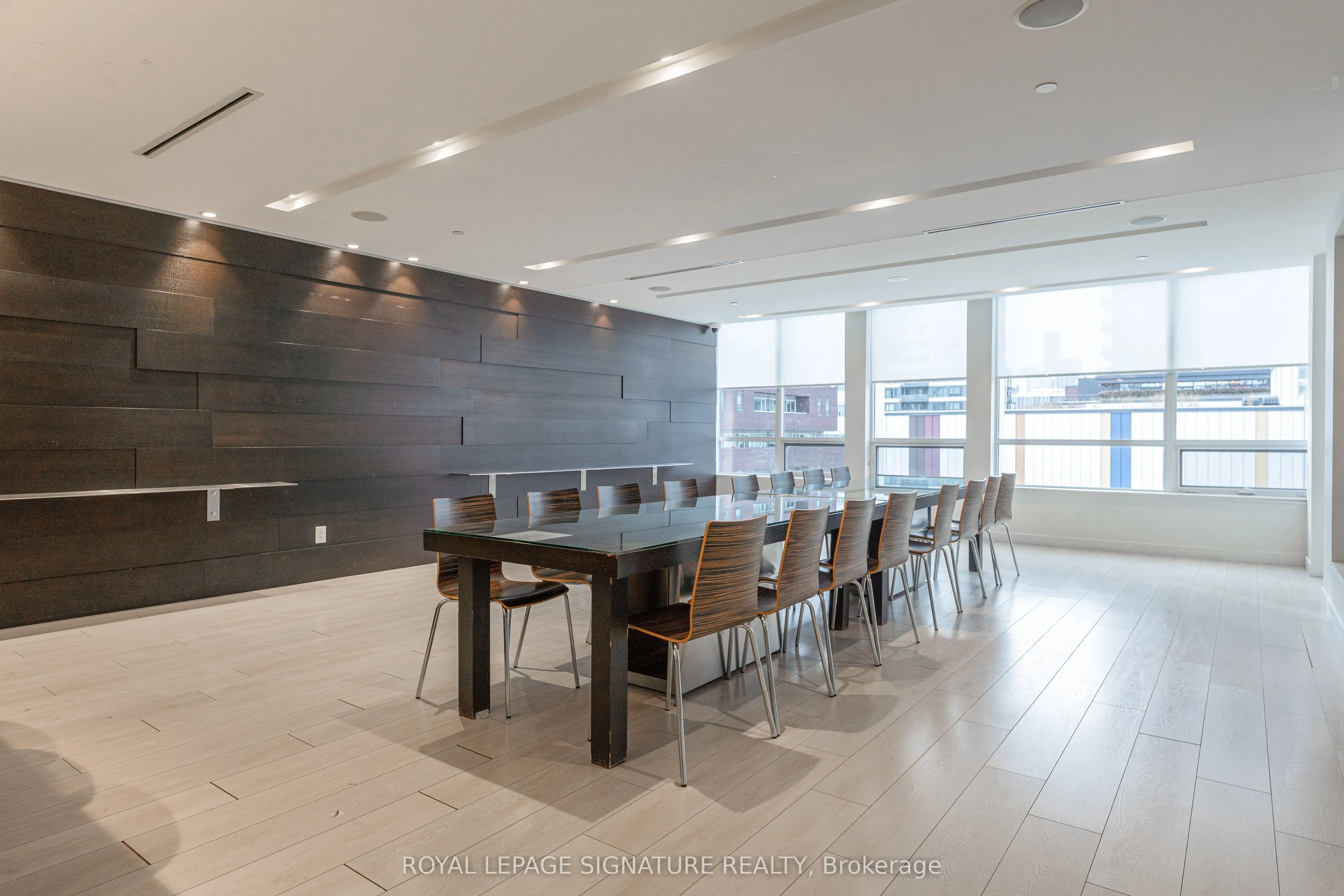 170 Sumach Street, #902