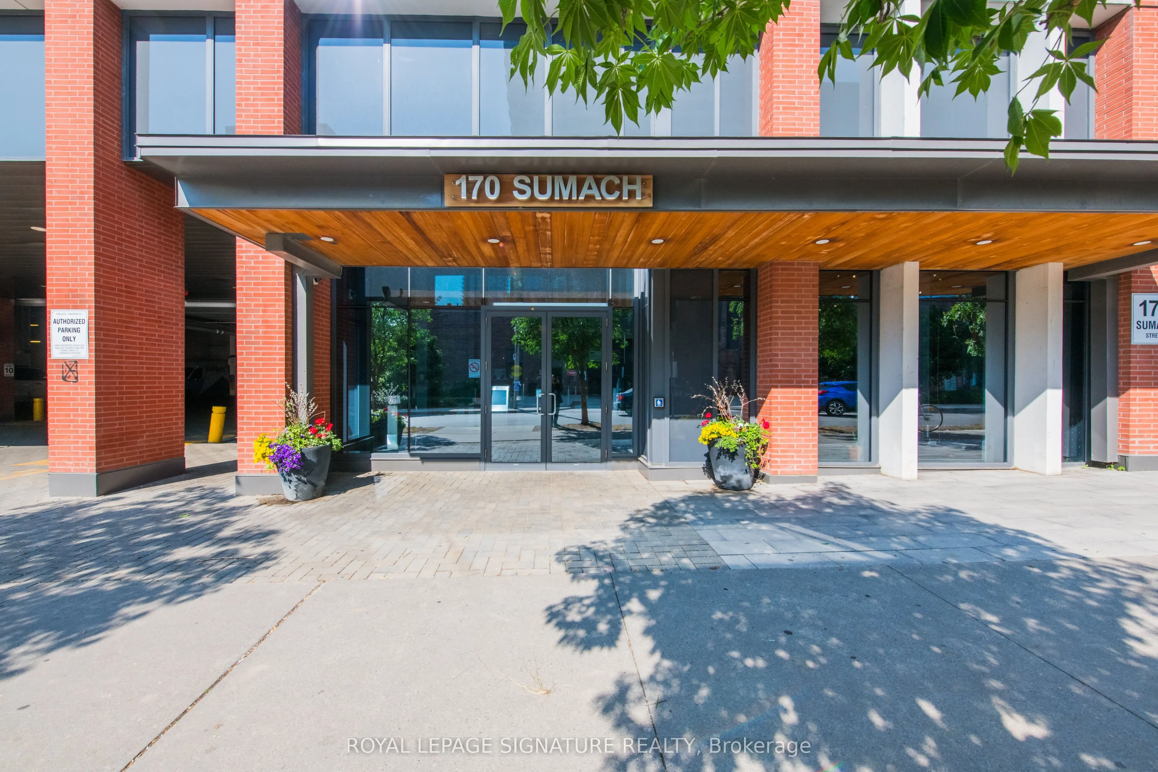 170 Sumach Street, #902