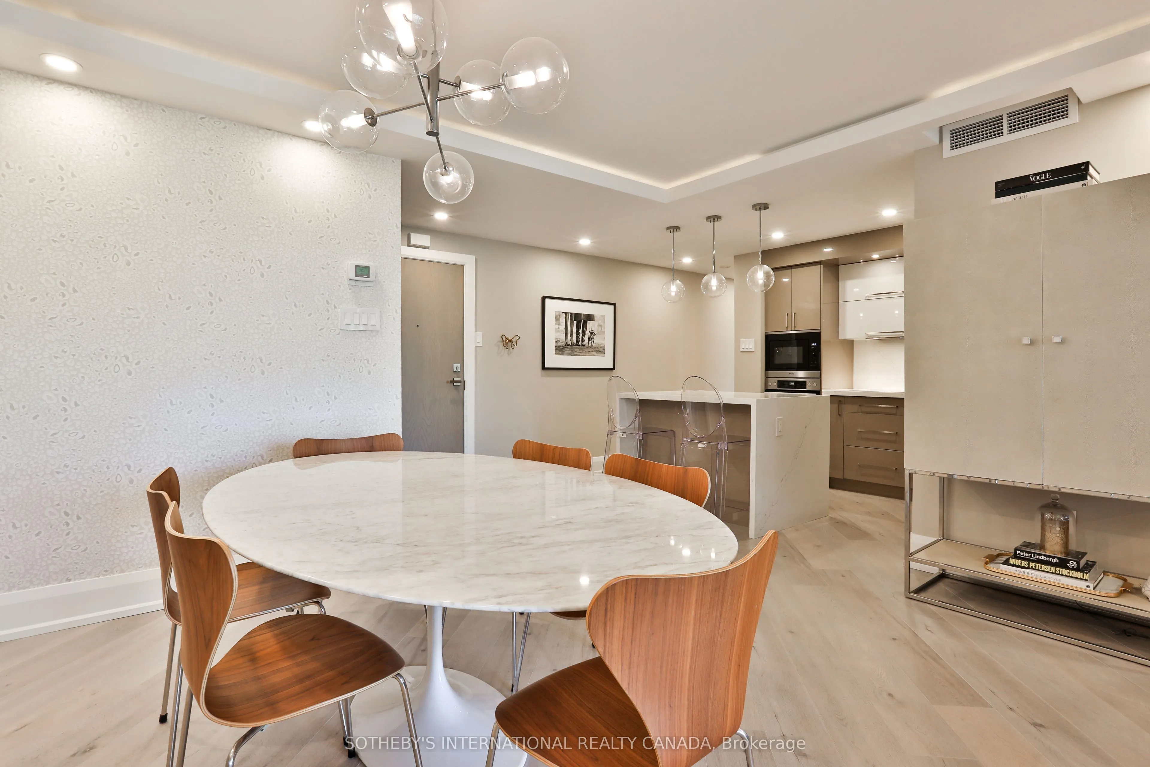 235 St Clair Avenue W, #301