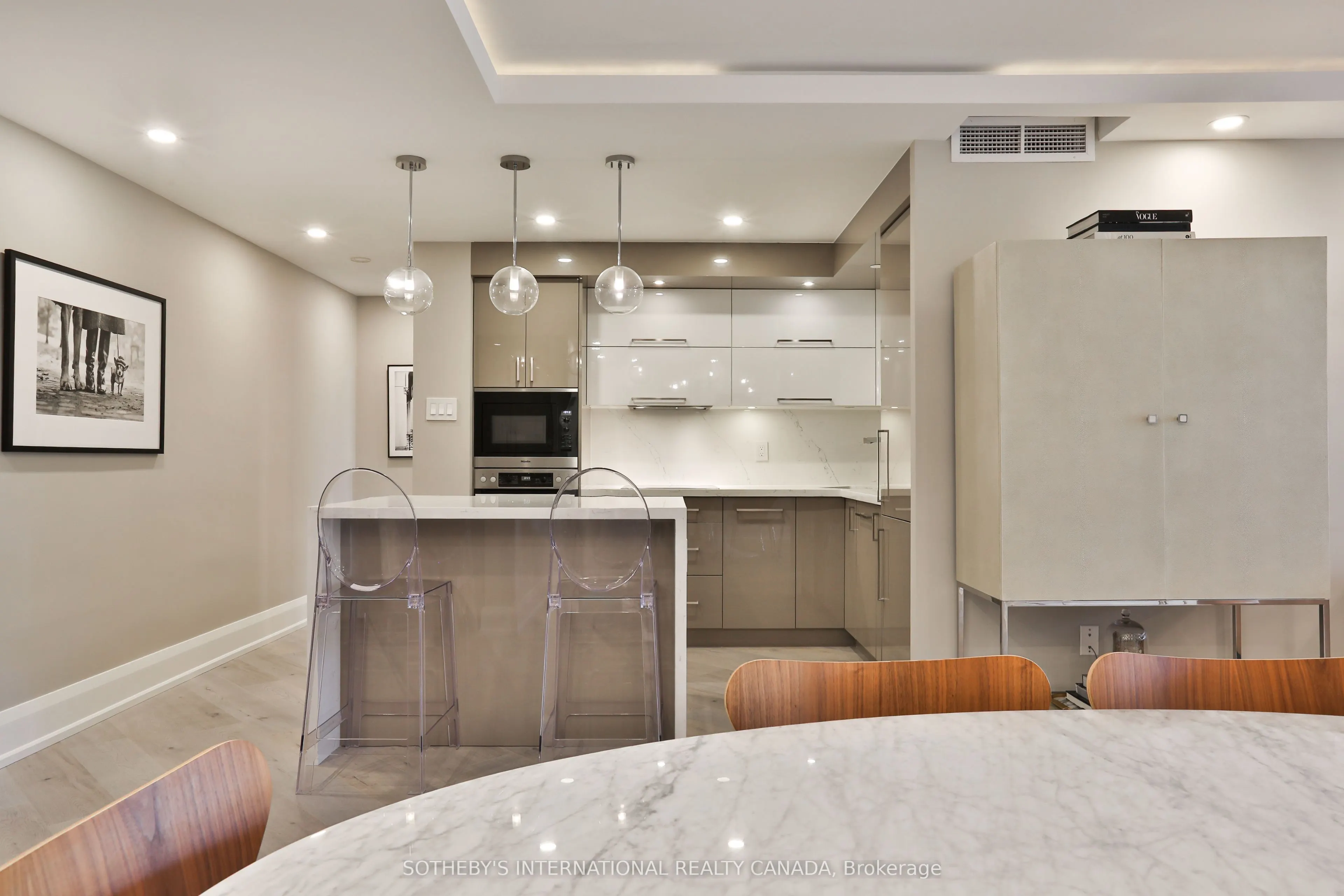 235 St Clair Avenue W, #301