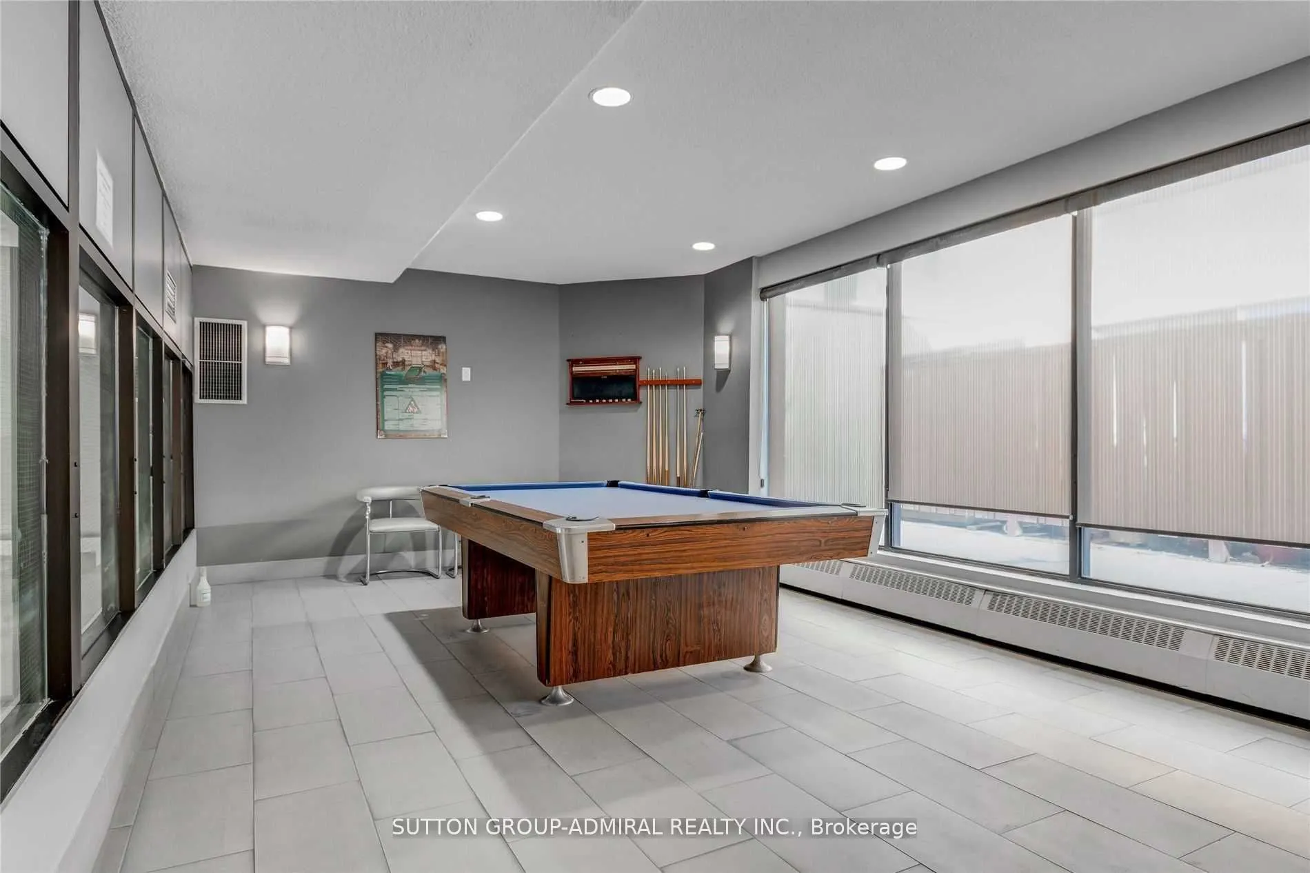 105 Mccaul Street, #702