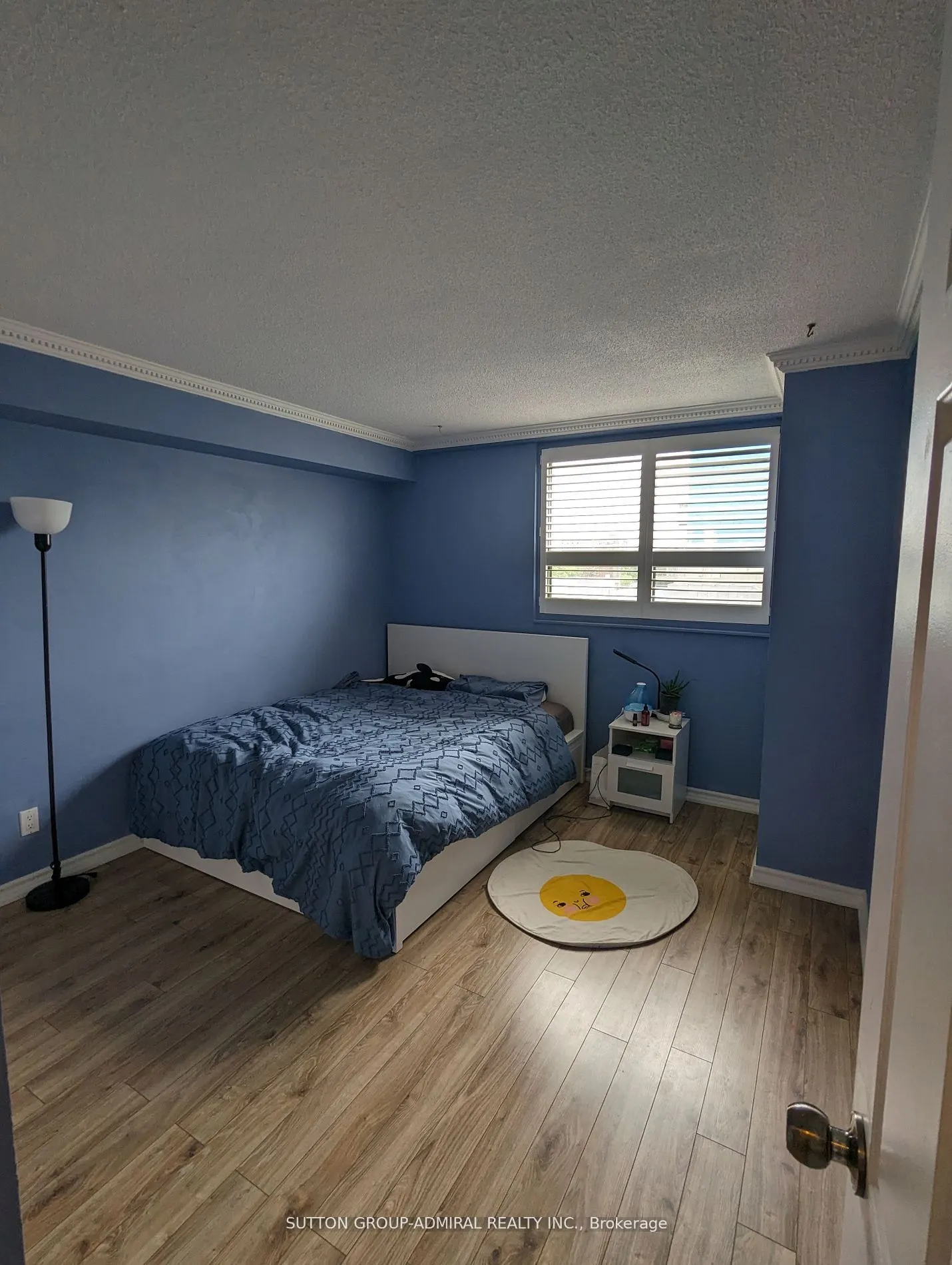 105 Mccaul Street, #702