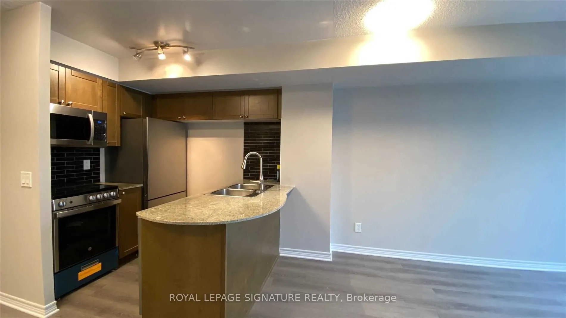 763 Bay Street, #1215
