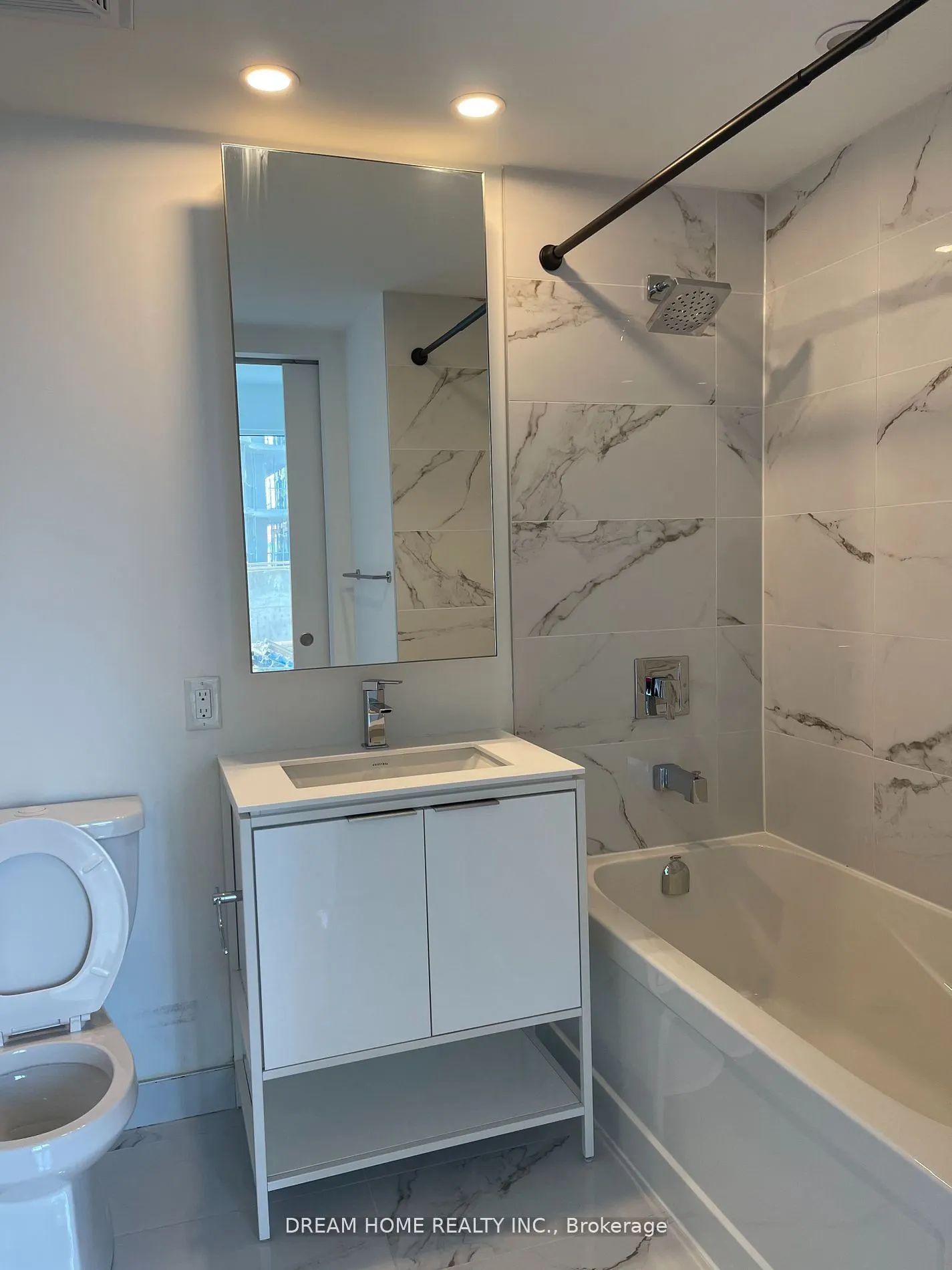 77 Shuter Street, #1006