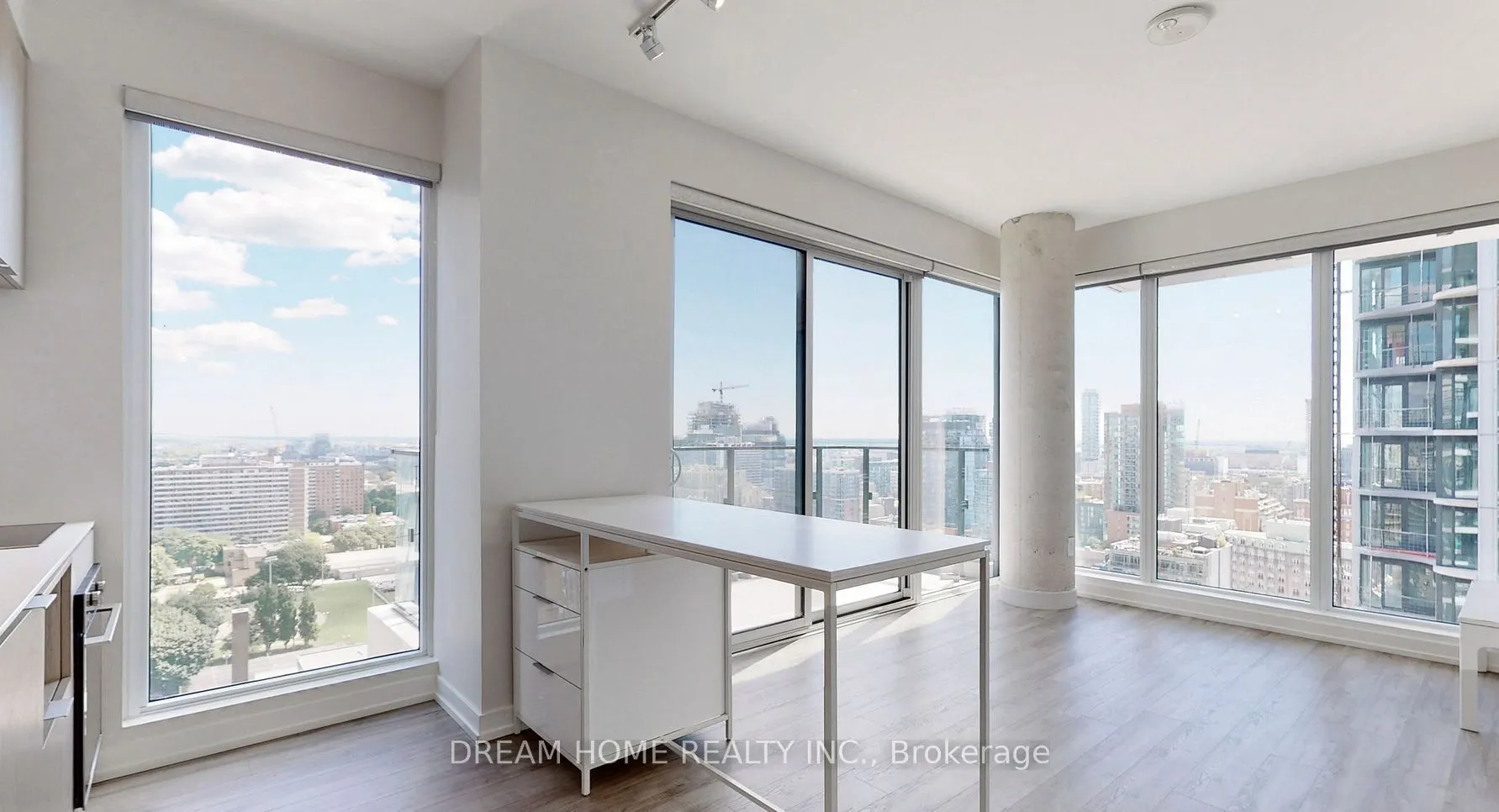 77 Shuter Street, #1006
