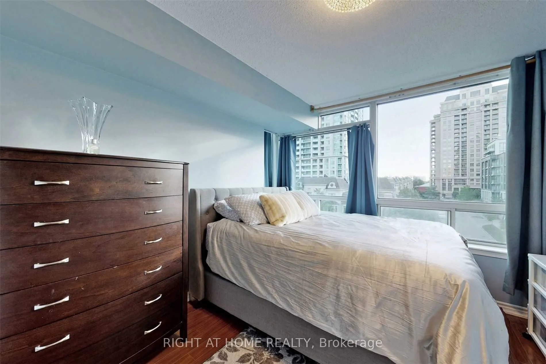 2 Rean Drive, #513