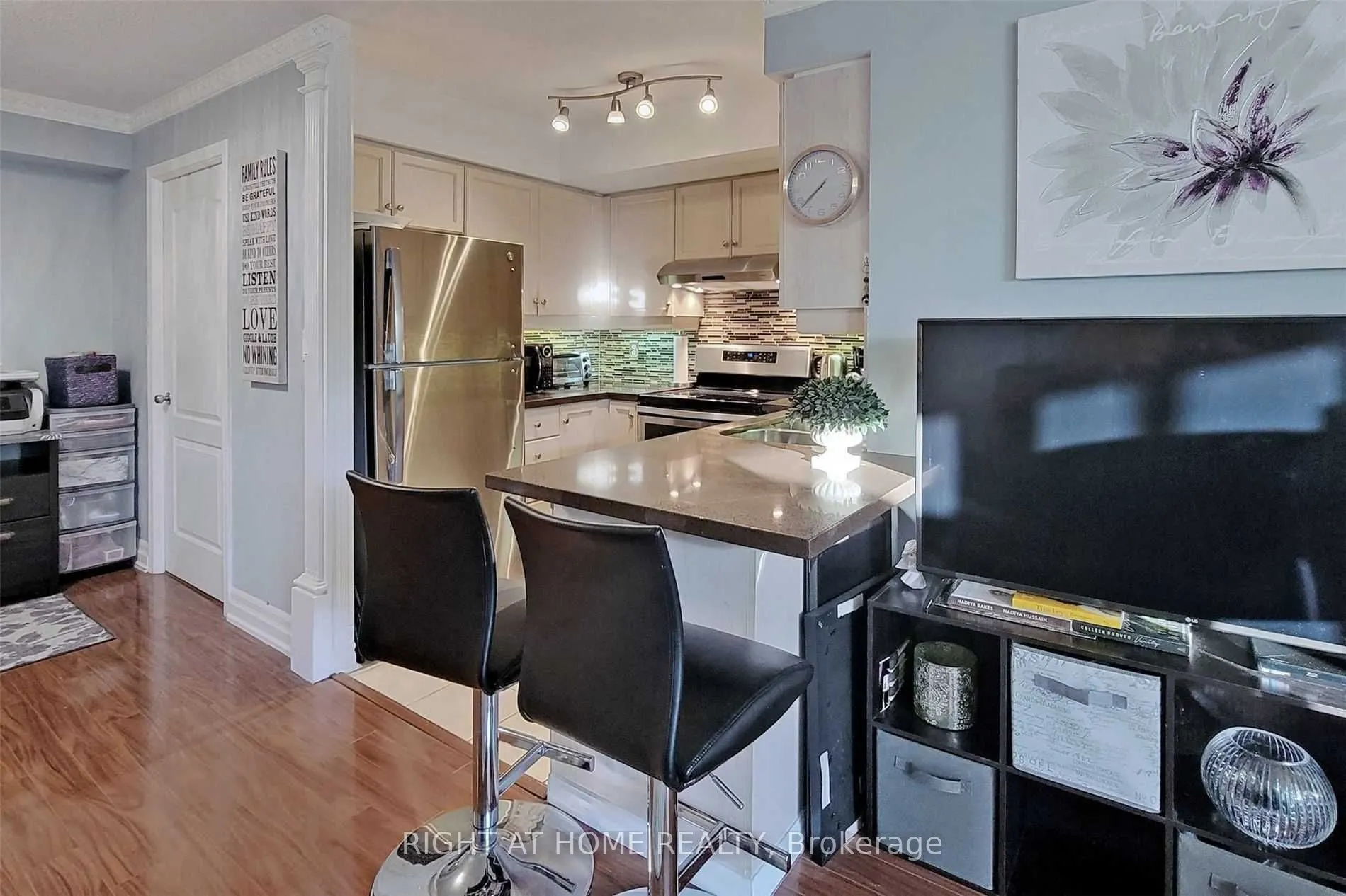 2 Rean Drive, #513