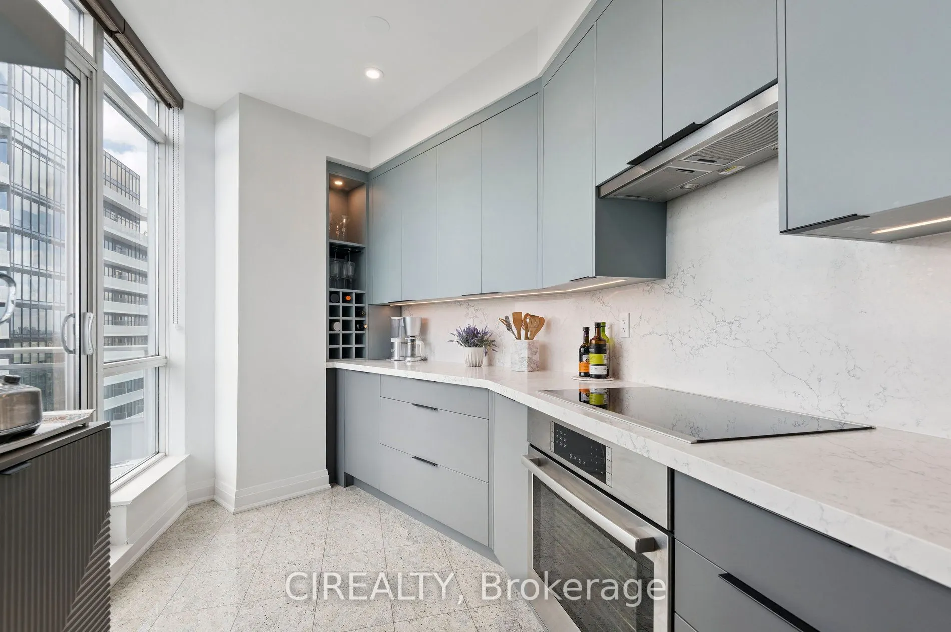 18 Holmes Avenue, #UPH02