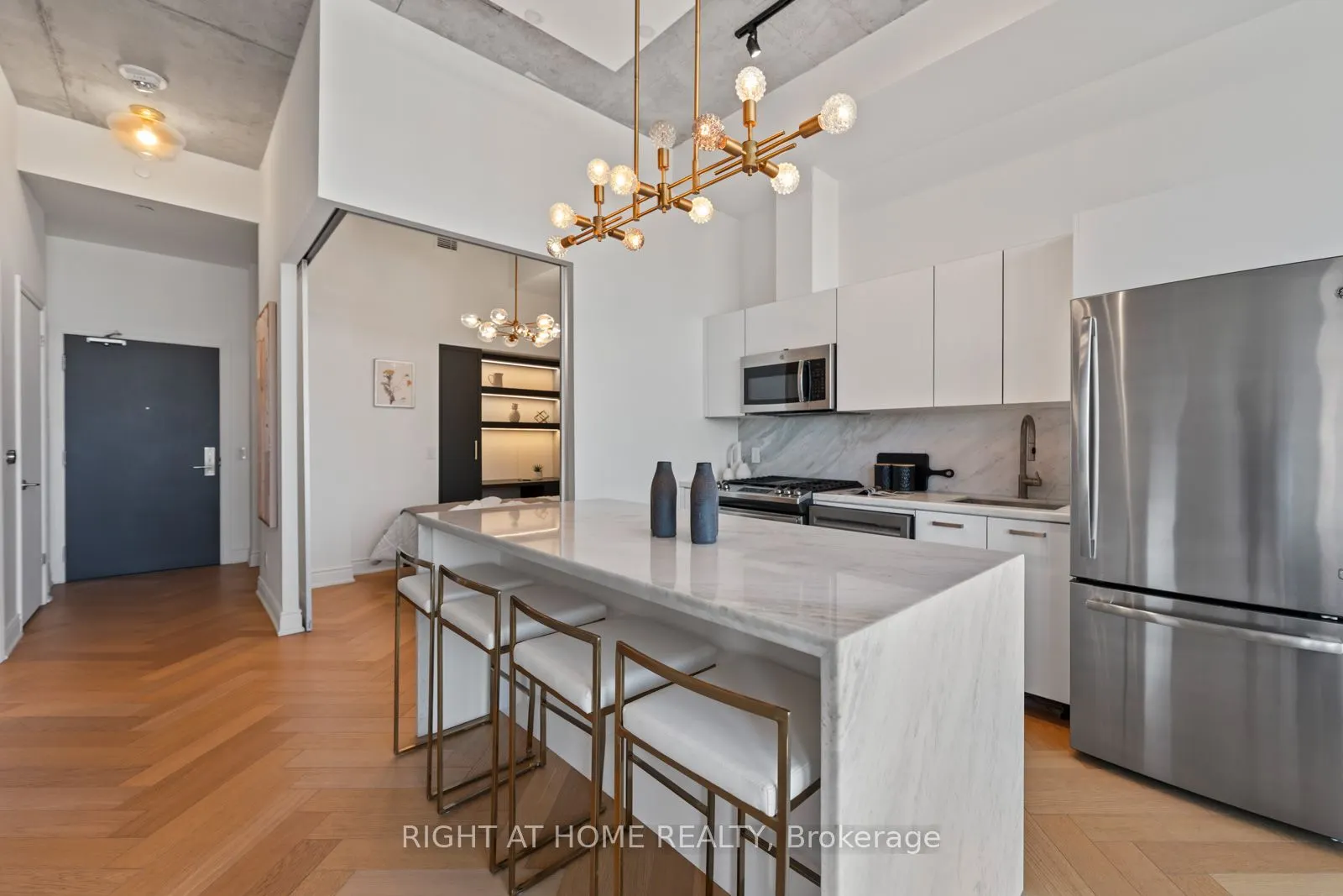 608 Richmond St. W Street, #LPH02