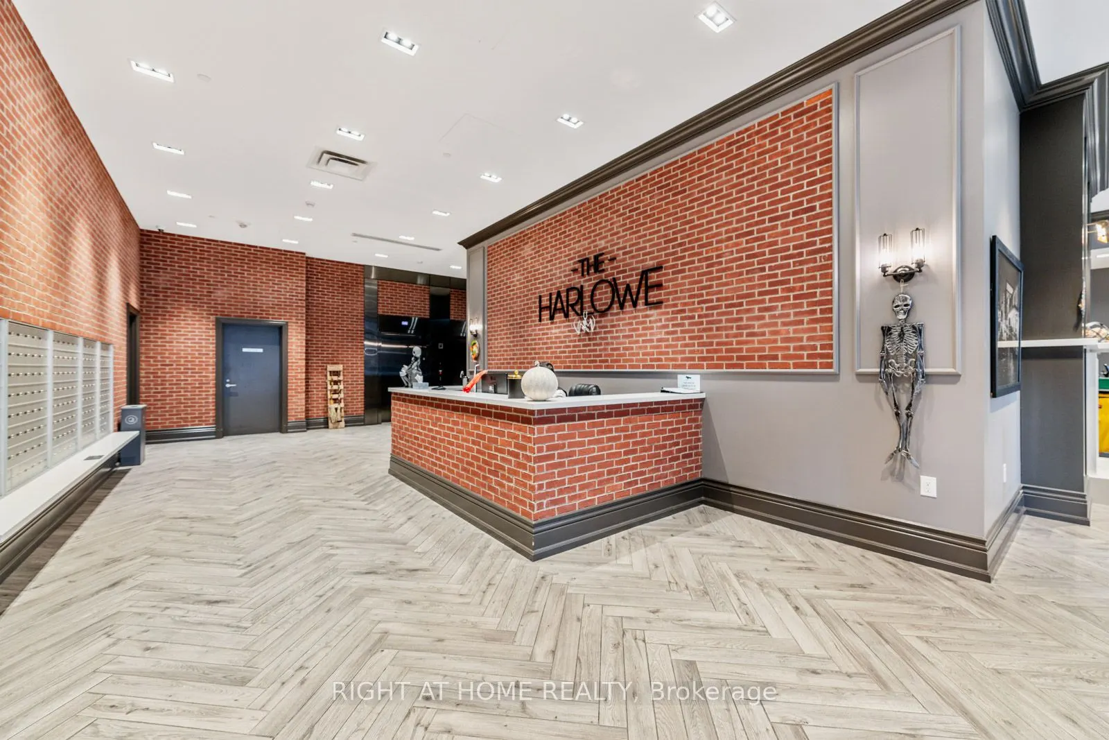 608 Richmond St. W Street, #LPH02
