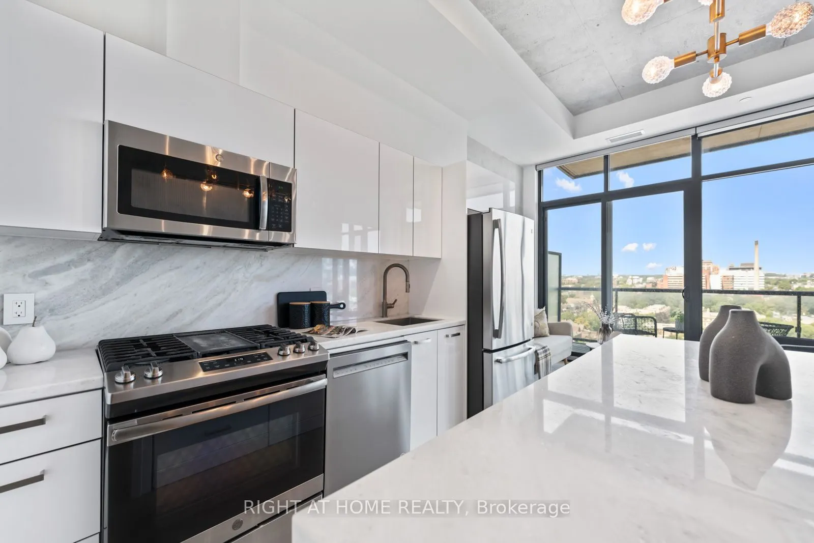 608 Richmond St. W Street, #LPH02