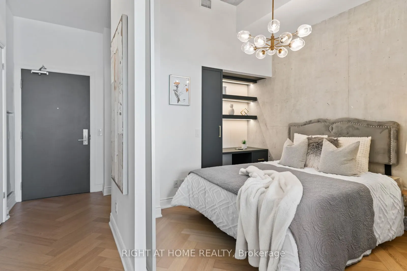 608 Richmond St. W Street, #LPH02