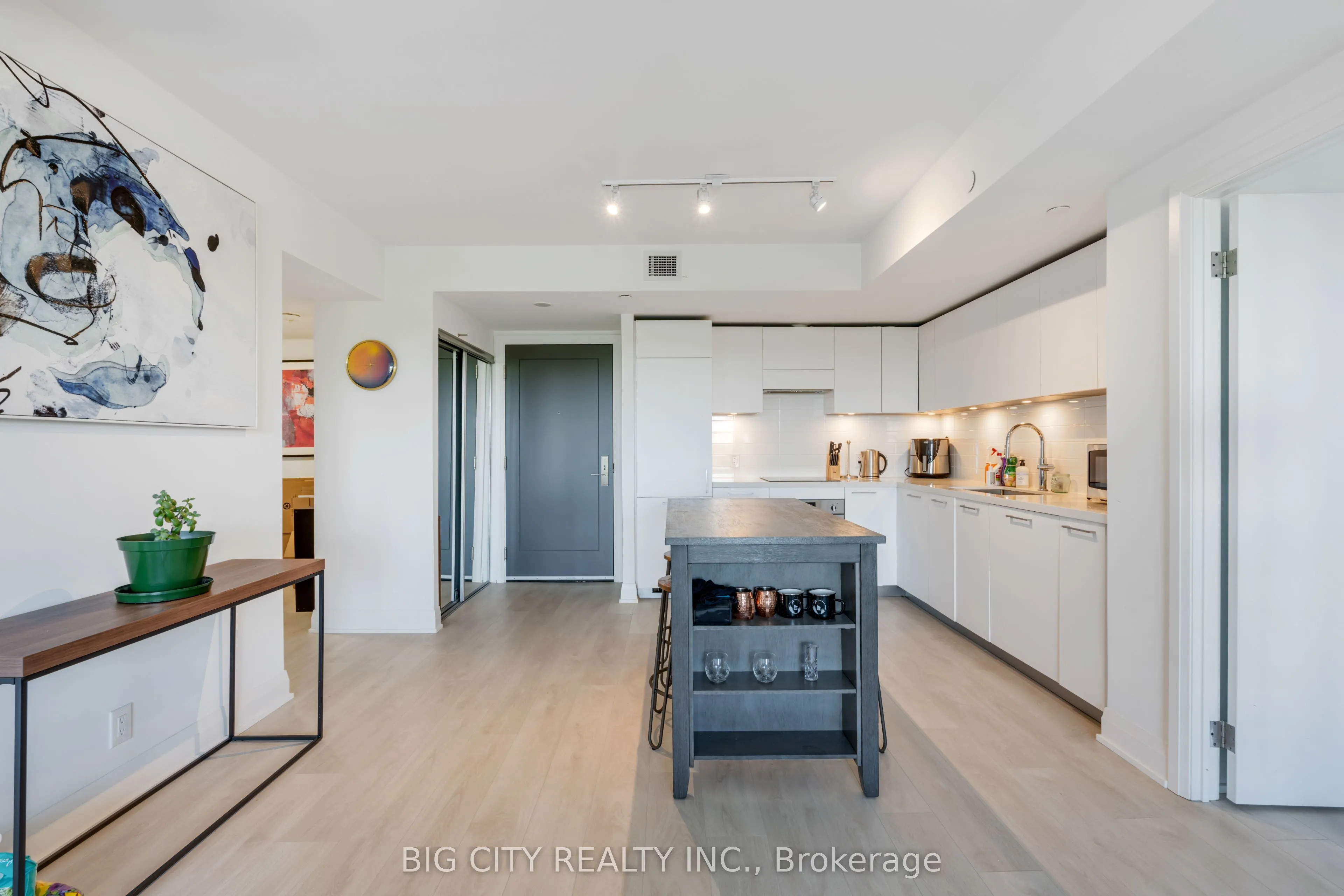 33 Frederick Todd Way, #523
