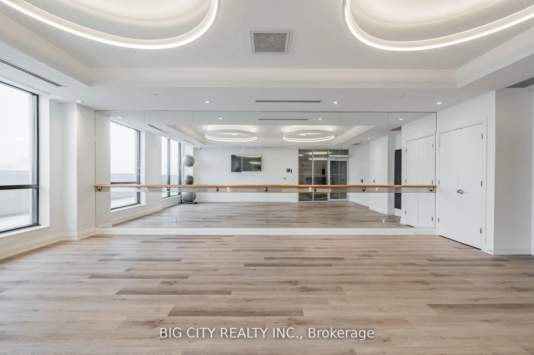 33 Frederick Todd Way, #523