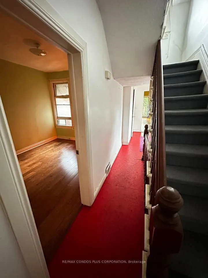 548 Roxton Road