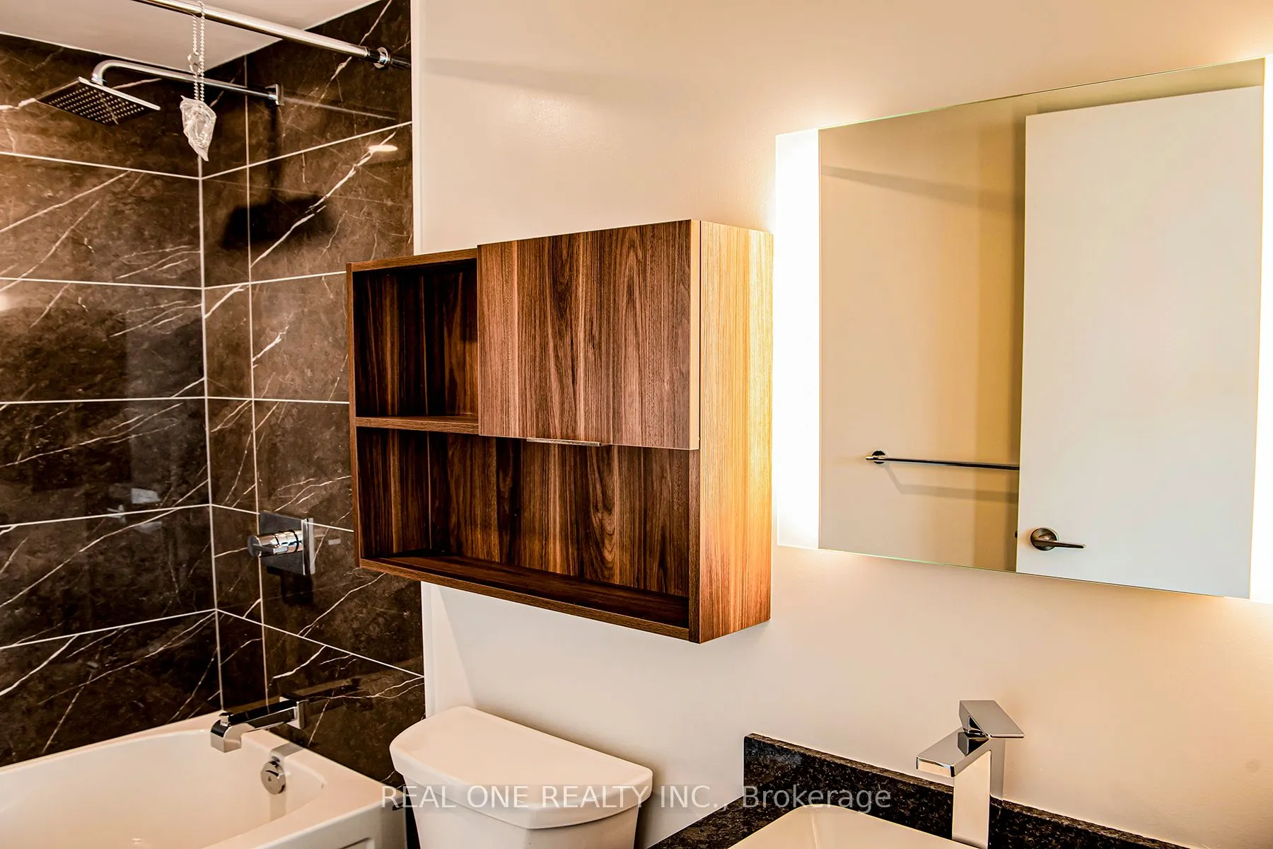 501 Yonge Street, #3002